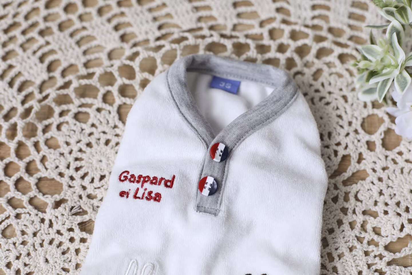 宠物宝宝春秋衣服来袭！

可以穿到开春，秋季再穿，是不是超耐穿白底实物图