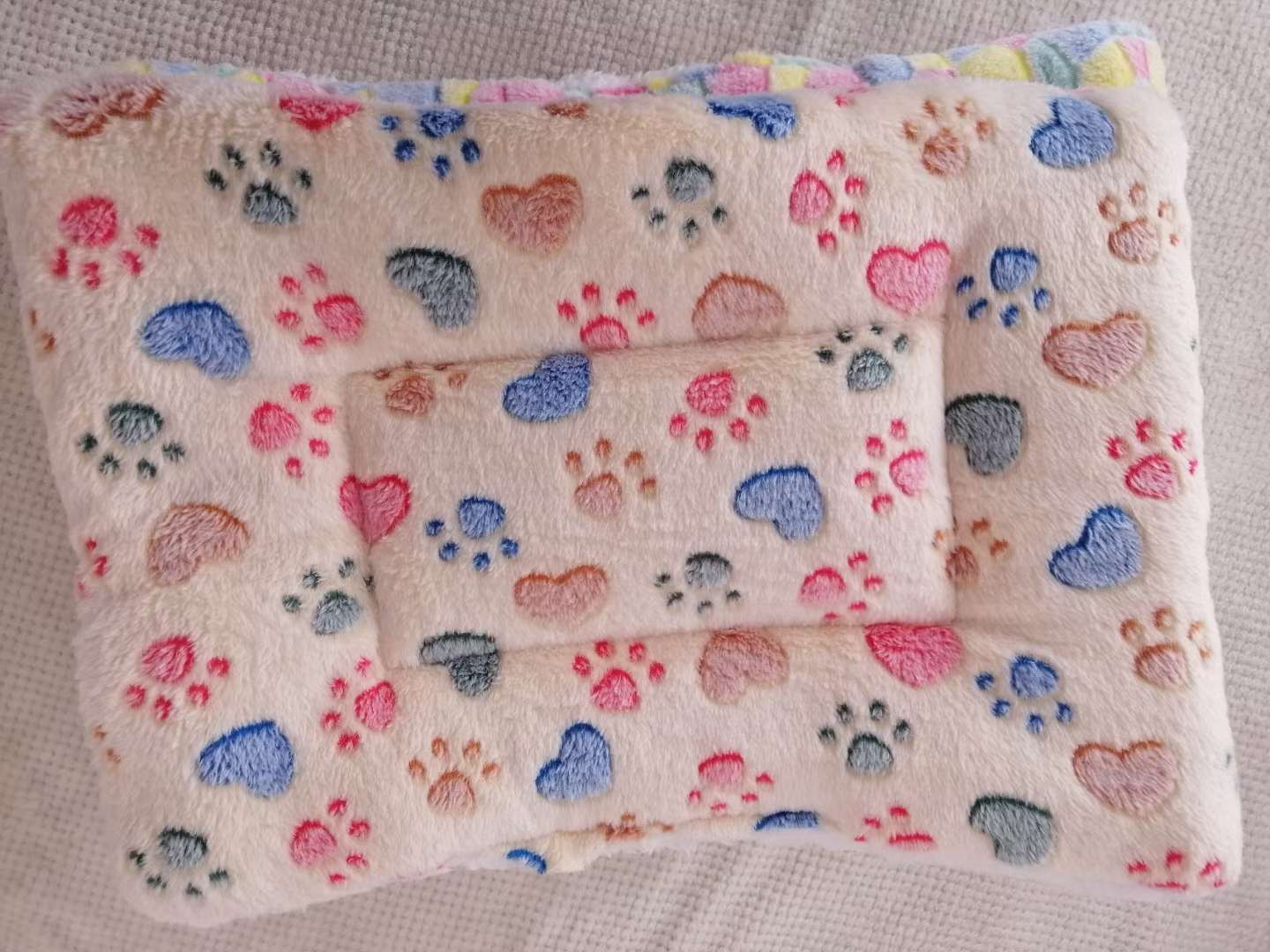 Winter mat, flannel fabric, crystal soft fabric, thickened warm, three models, a variety of patterns, support a piece of hair, welcome to order
