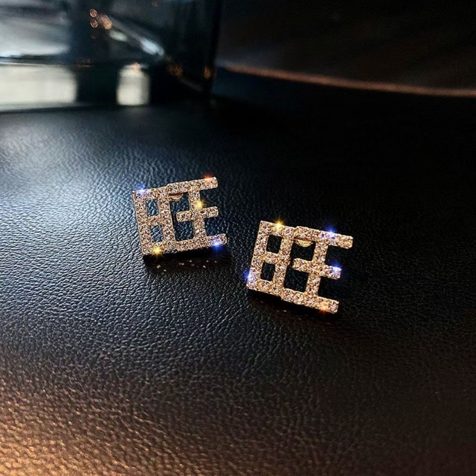 2021 Want Want! Festive delicate diamond-encrusted Wang earrings female Chinese style personality net red New Year ear accessories
