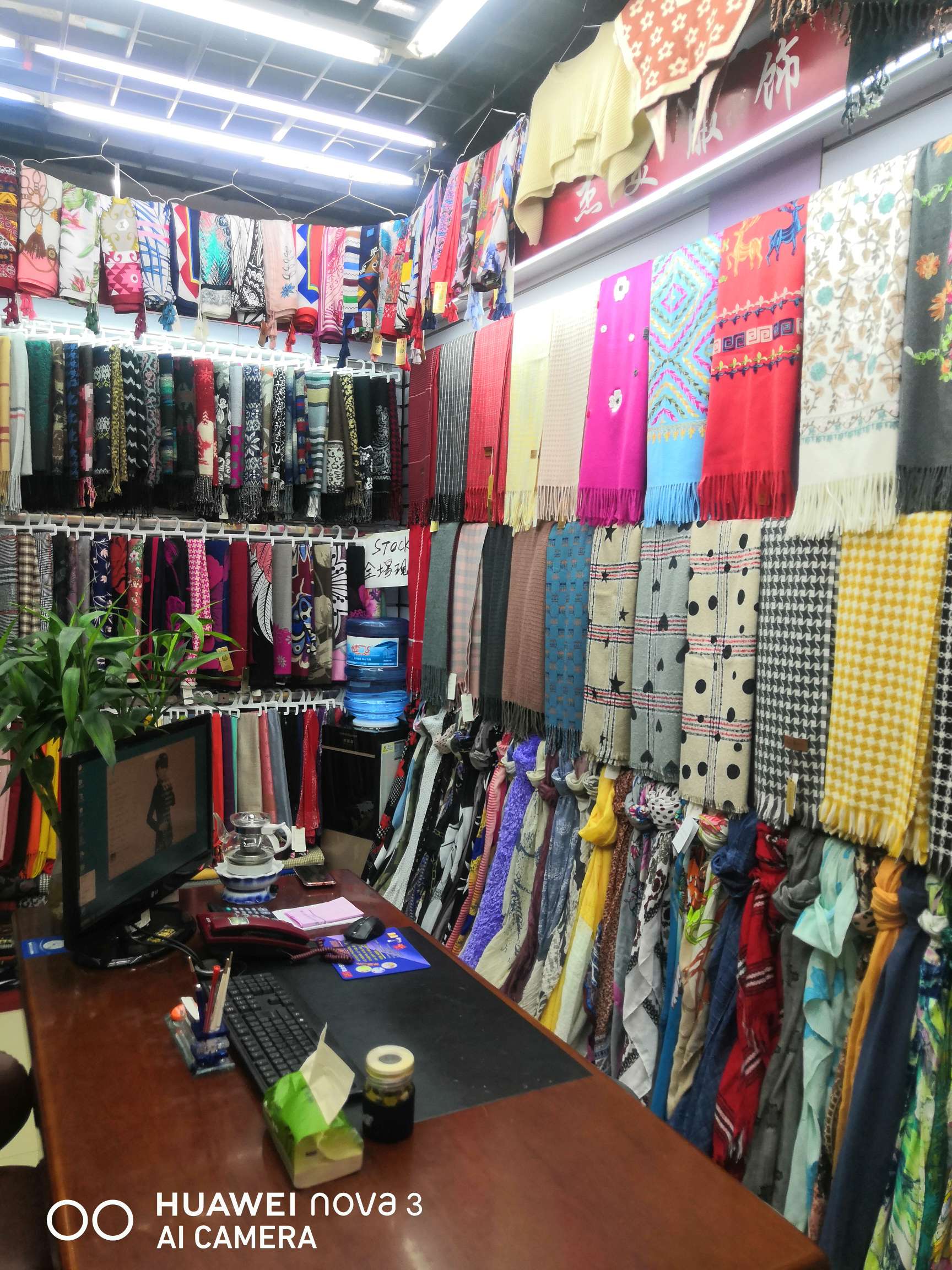 CH scarf describe pic - 1
