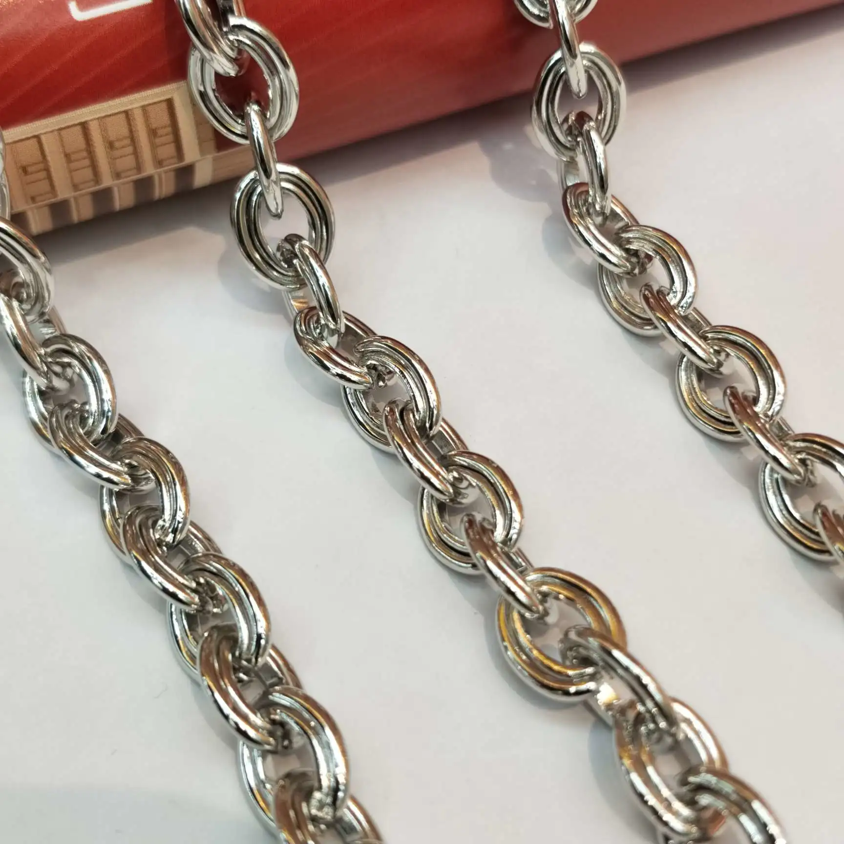 The exquisite cross-shaped mother and child chain is a Korean-style necklace accessory that can be customized for both men and women detail image 5