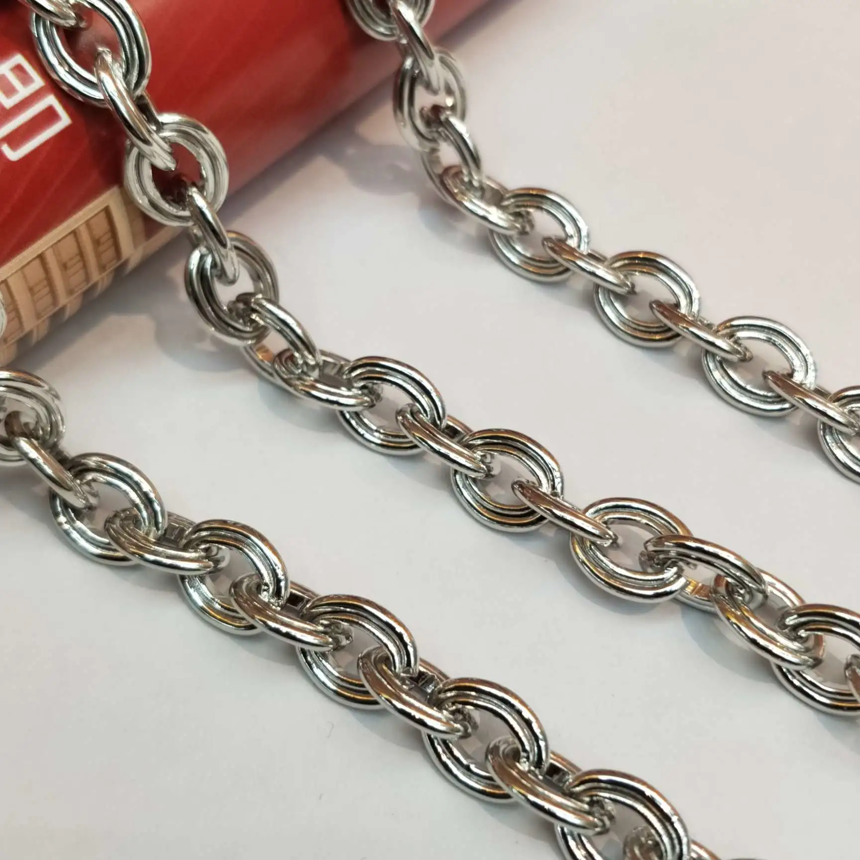 The exquisite cross-shaped mother and child chain is a Korean-style necklace accessory that can be customized for both men and women detail image 3