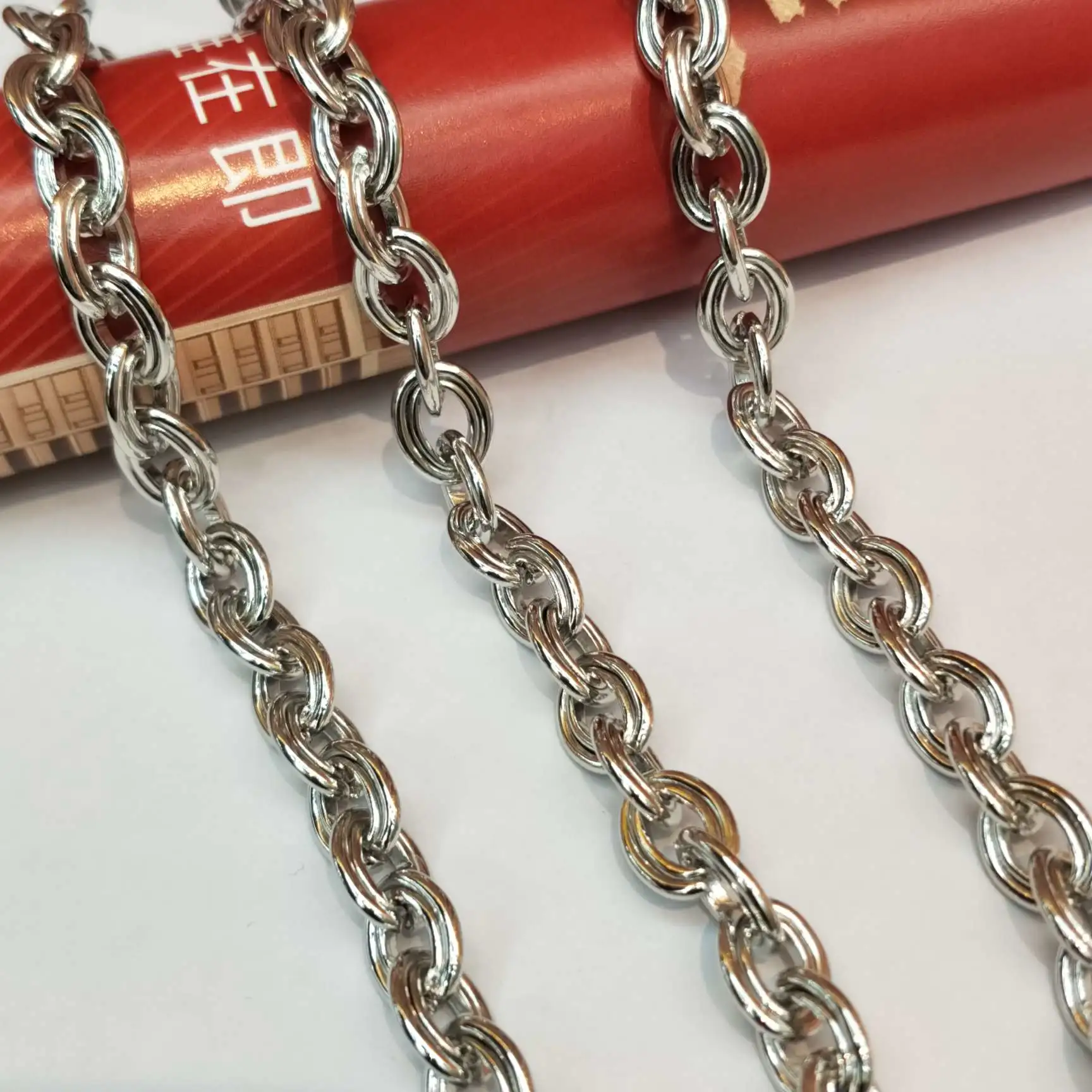 The exquisite cross-shaped mother and child chain is a Korean-style necklace accessory that can be customized for both men and women detail image 1