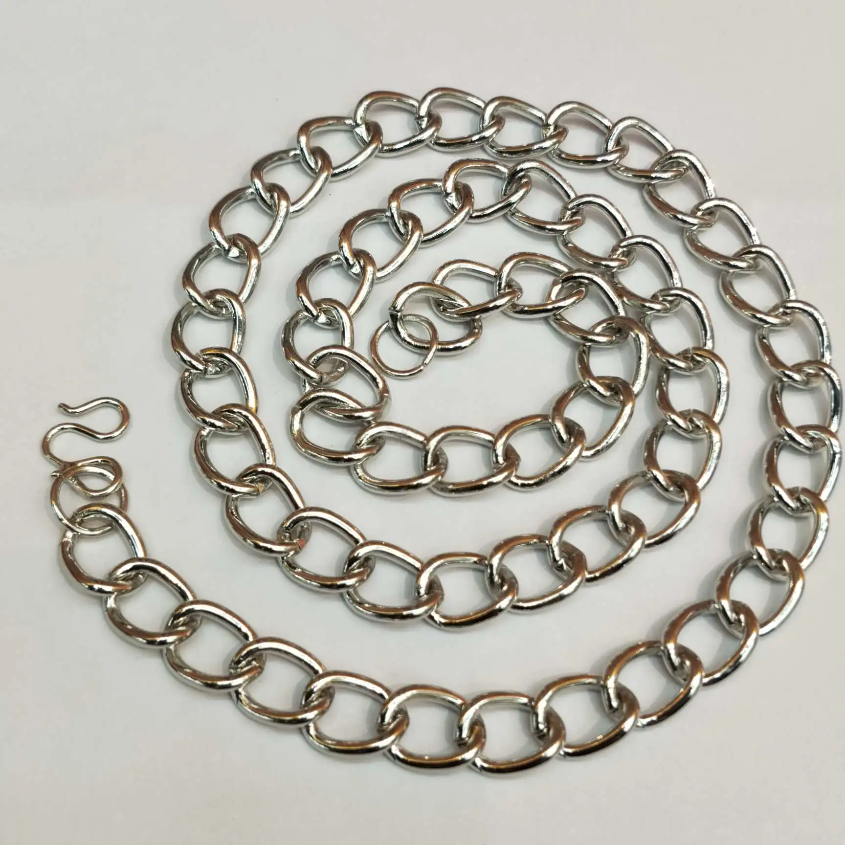Wholesale of 50-centimeter-long O-shaped electroplated white K necklaces for men detail image 7
