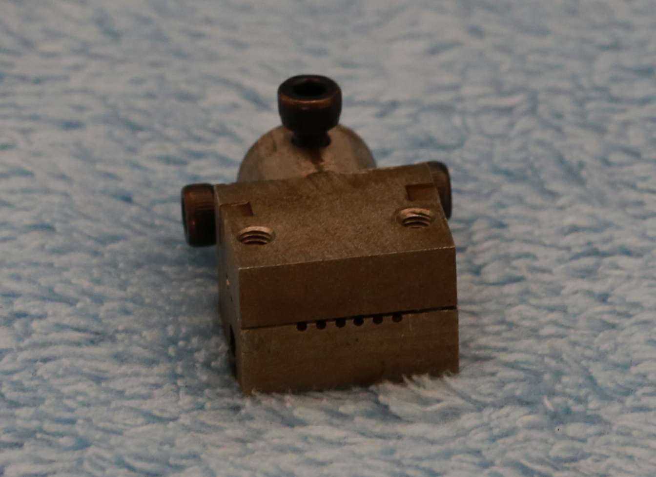 Wig needles, sewing machine equipment, machine tool needles, universal accessories and parts are durable