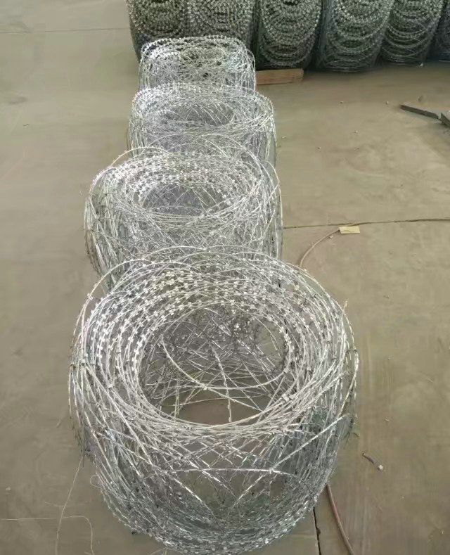 Blade Barbed wire blade Barbed rope spiral cross ribbon Blade Blade Barbed wire blade
