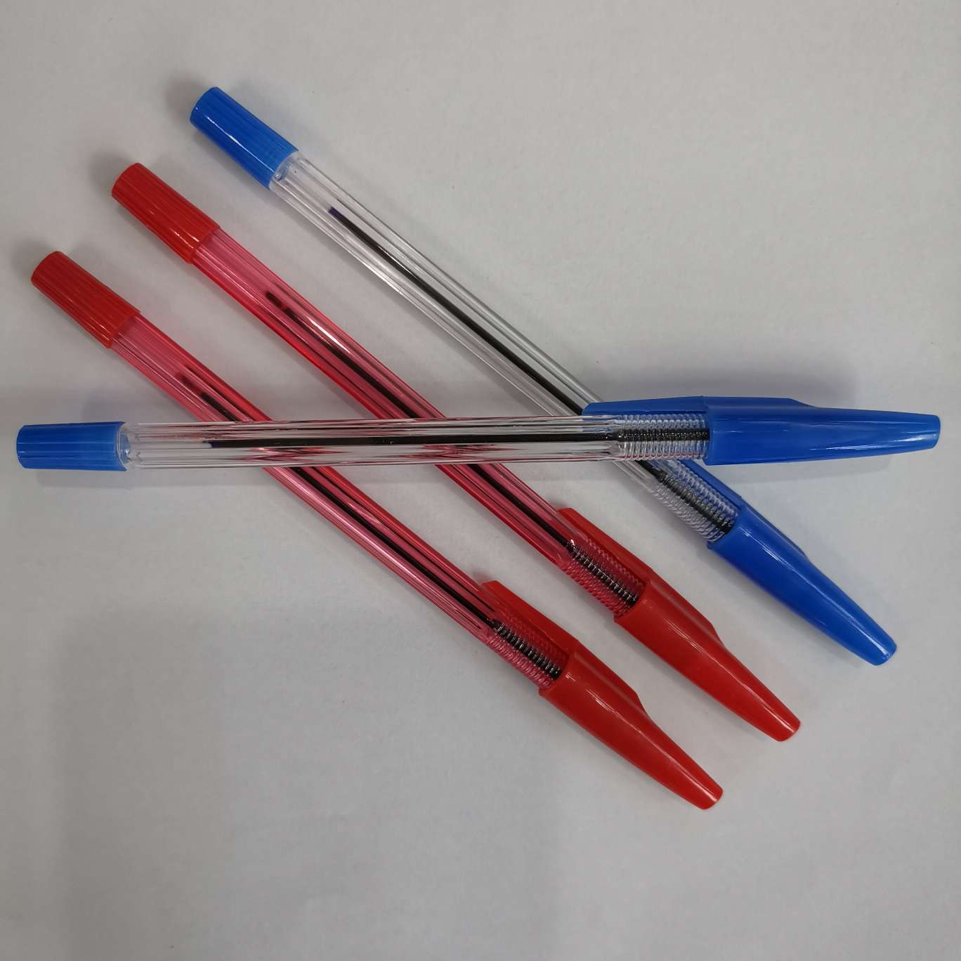Simple ballpoint pen with electroplated tip detail image 3