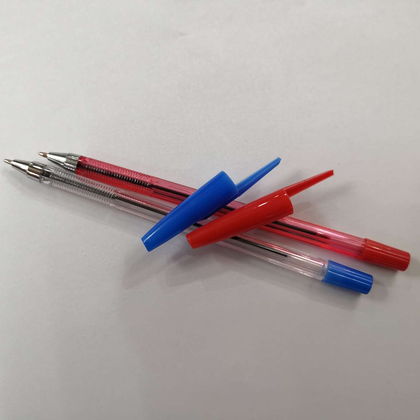 Simple ballpoint pen with electroplated tip detail image 2