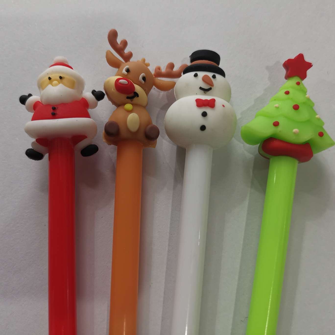 Cartoon little snowman shaped gel pen Specification image