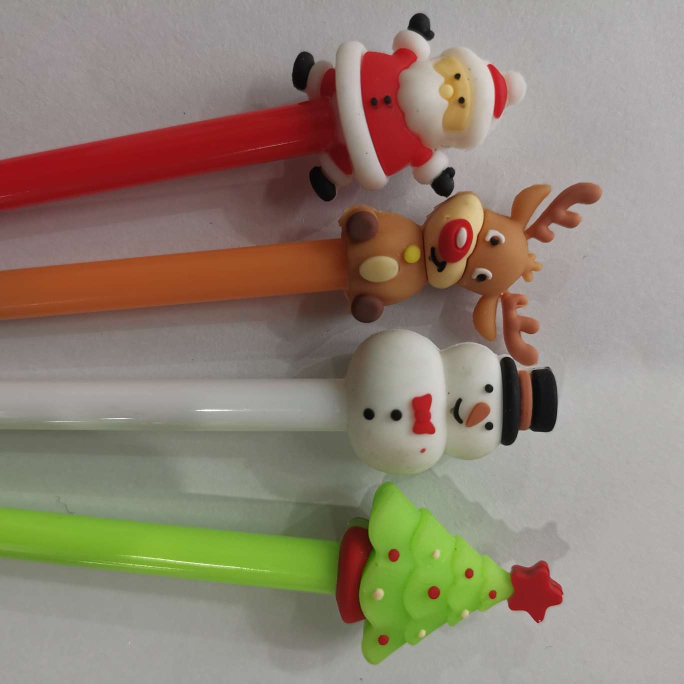 Cartoon little snowman shaped gel pen detail image 5