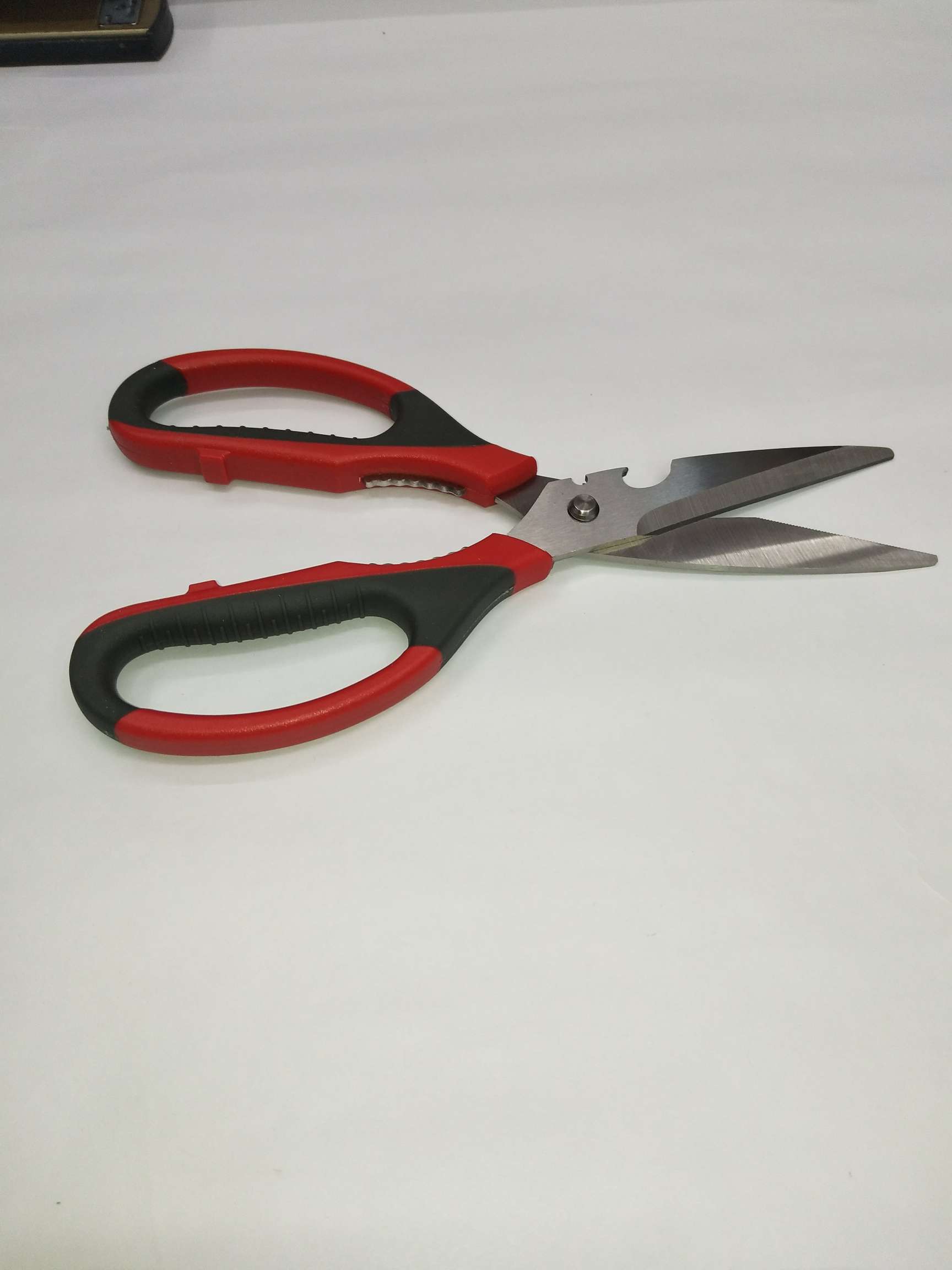 Office and educational knives, scissors, kitchen scissors, office supplies, knives, measuring tools, hardware tools, mechanical hardware knives, scissors, kitchen and bathroom supplies, barbecue tools, hardware knives Application Scenario