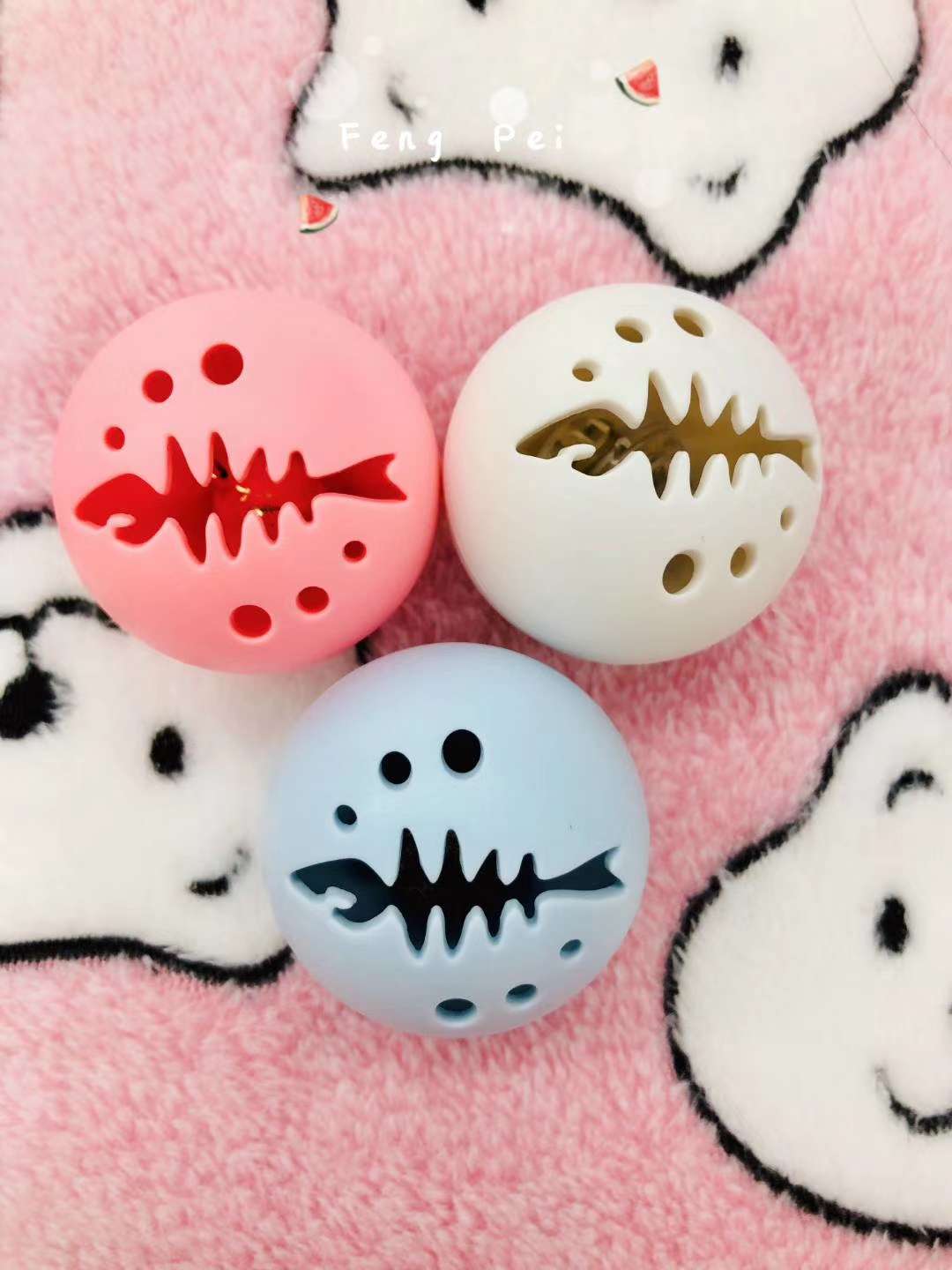 猪猪鼻子是零食呢，猫薄荷，铃铛和发光球组合哦～详情1