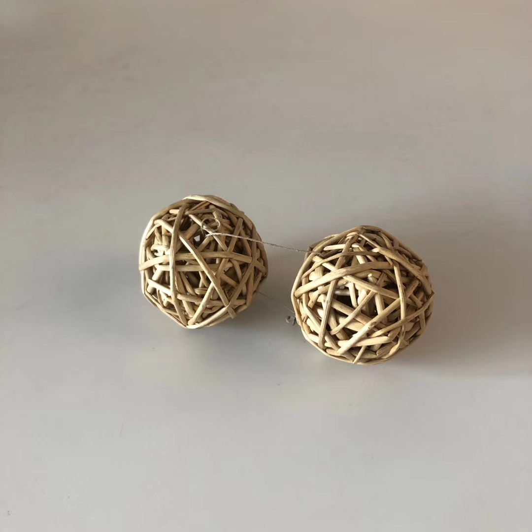 春天来了夏天也就不远了，宠物宝宝草编系列产品透气凉爽！