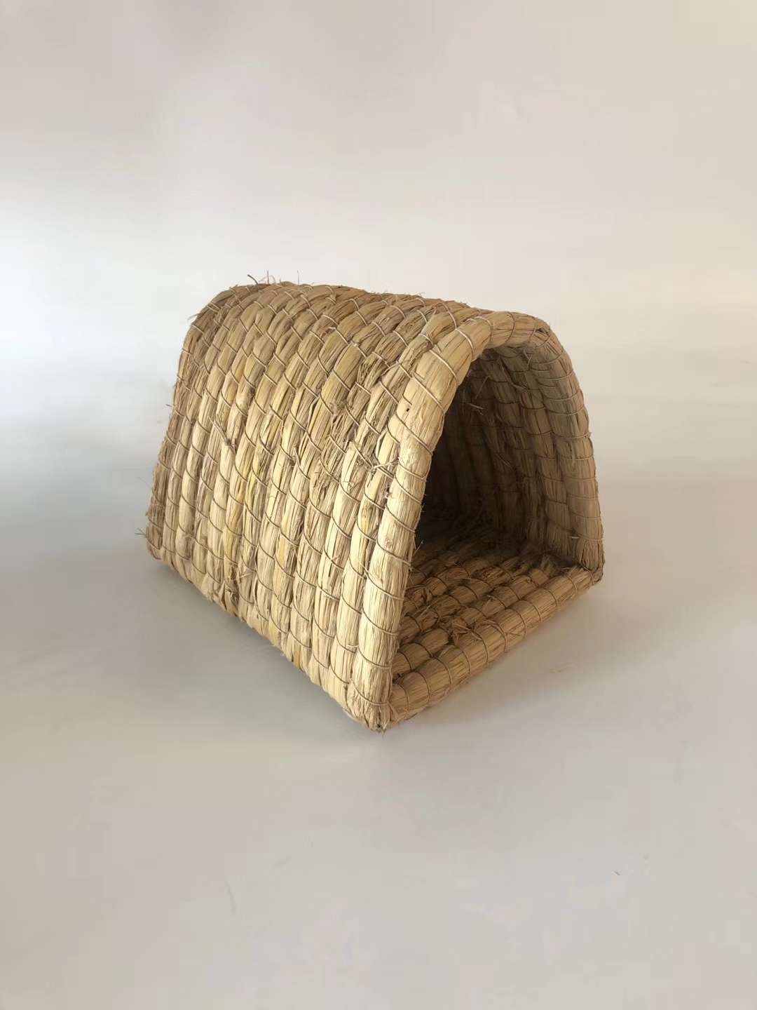 春天来了夏天也就不远了，宠物宝宝草编系列产品透气凉爽！详情4