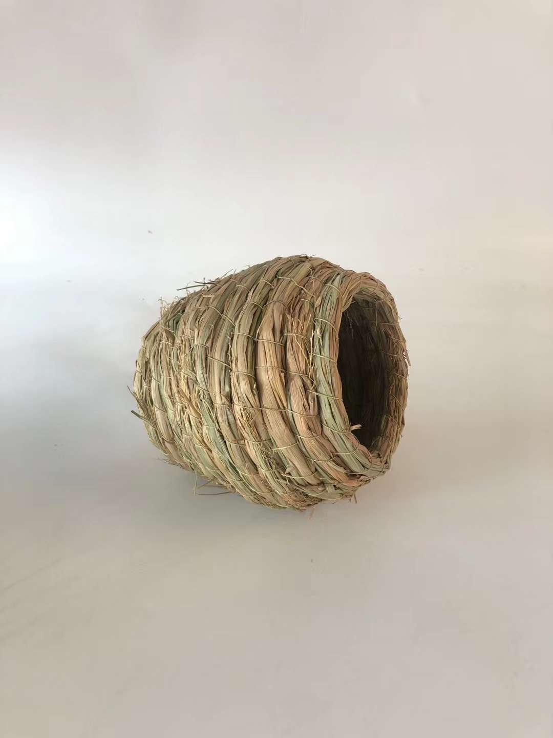 春天来了夏天也就不远了，宠物宝宝草编系列产品透气凉爽！详情2