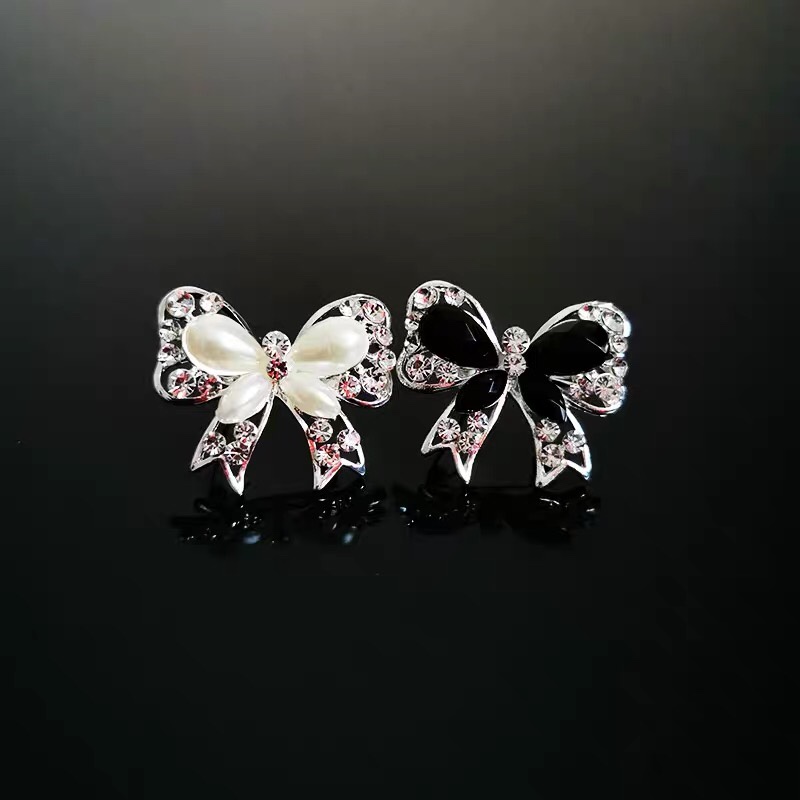 小型蝴蝶结胸针