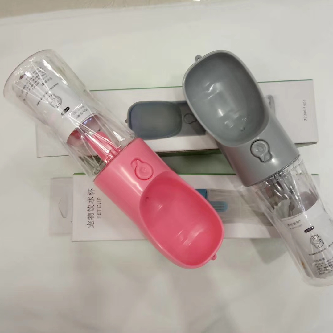 宠物户外
双用饮食喂水器
小巧耐用，方便携带
混色，彩盒装，箱起发货…