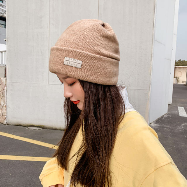 Women's autumn and winter patchwork knitted hat, warm ear-protecting headgear, cold hat, ins versatile, Korean-style casual woolen hat Application Scenario