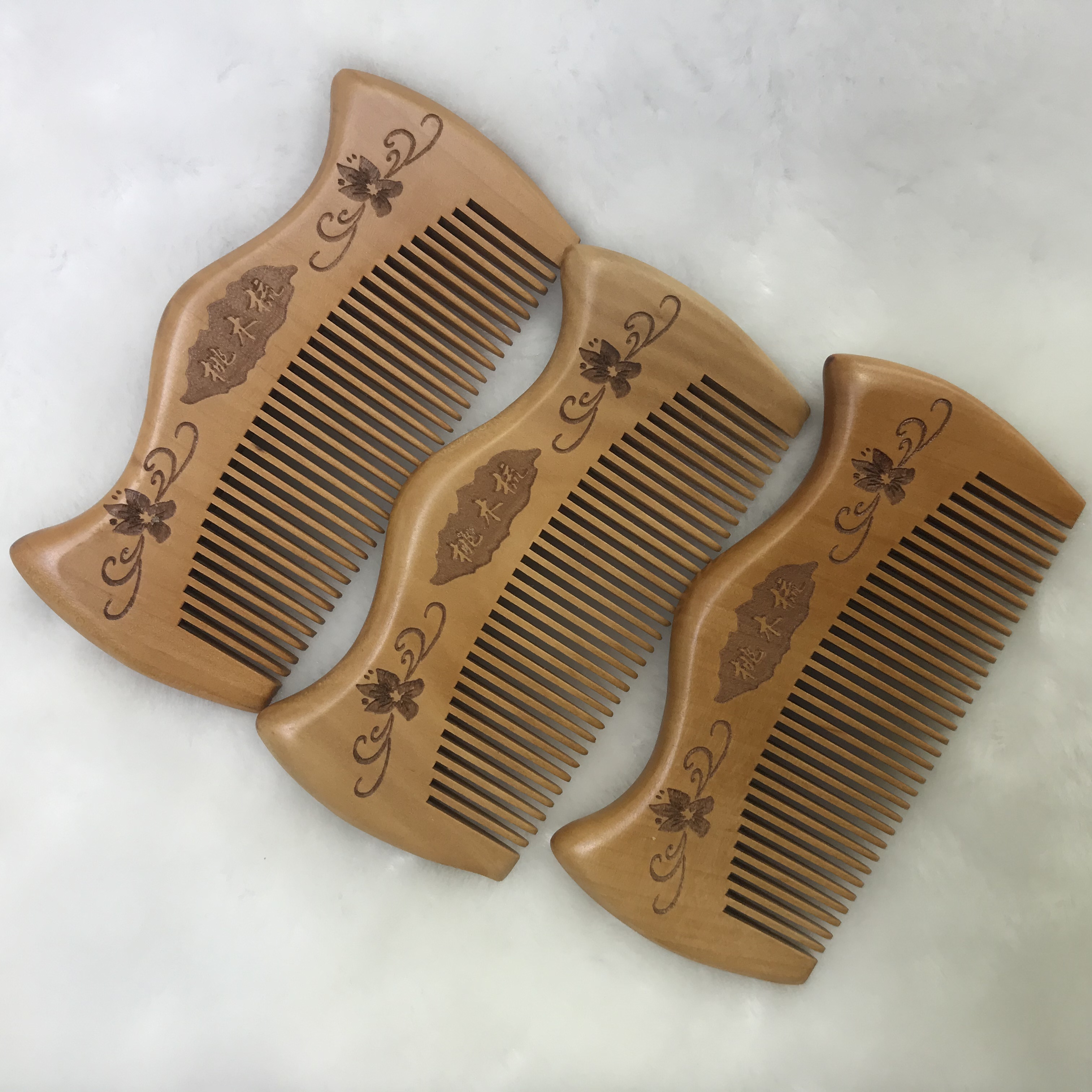 Factory direct sales of natural wood peach wood combs, horn-shaped combs, small hair care combs, portable combs 12-1 detail image 1