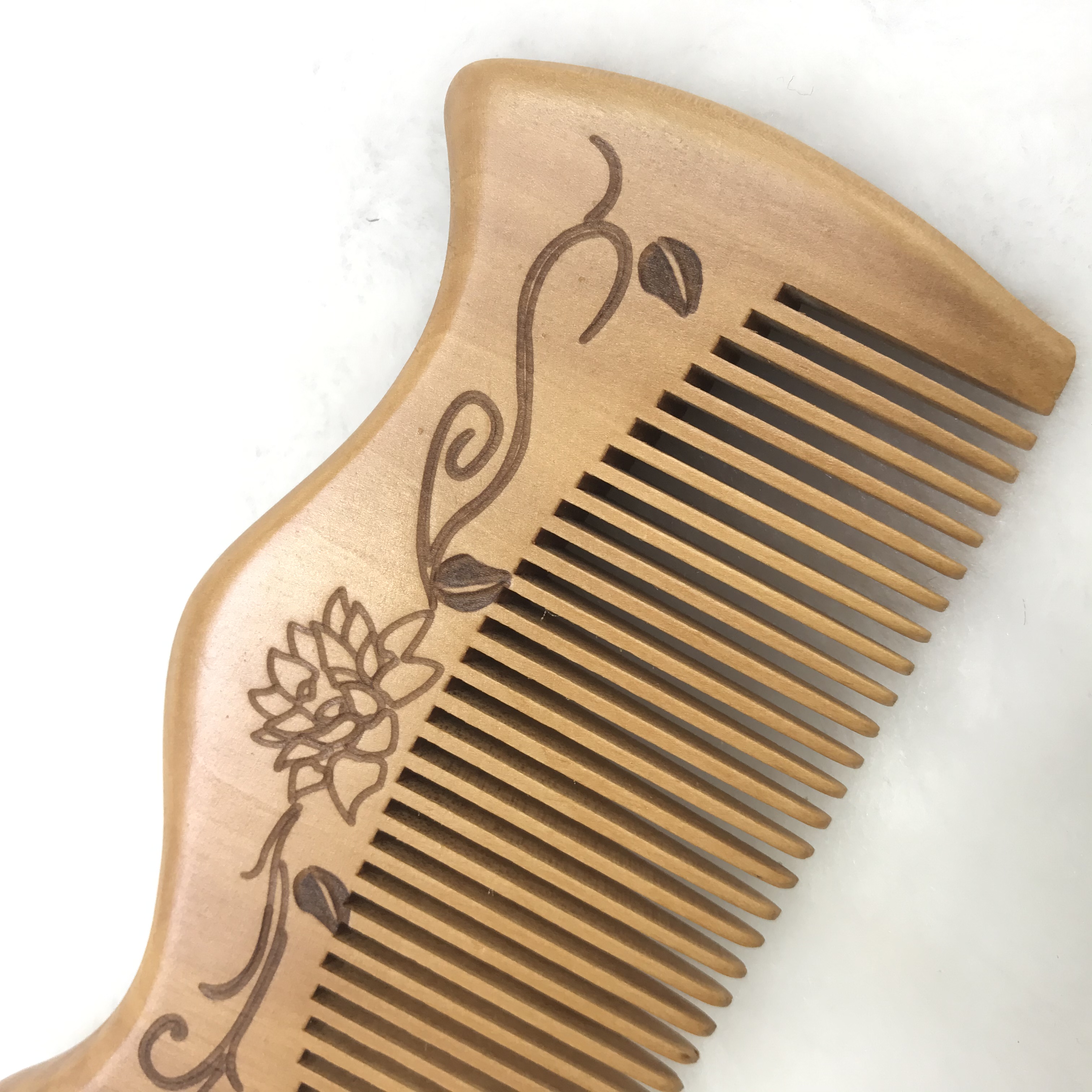 Factory direct sales of natural wood peach wood combs, horn-shaped combs, small hair care combs, portable combs 12-1 detail image 4