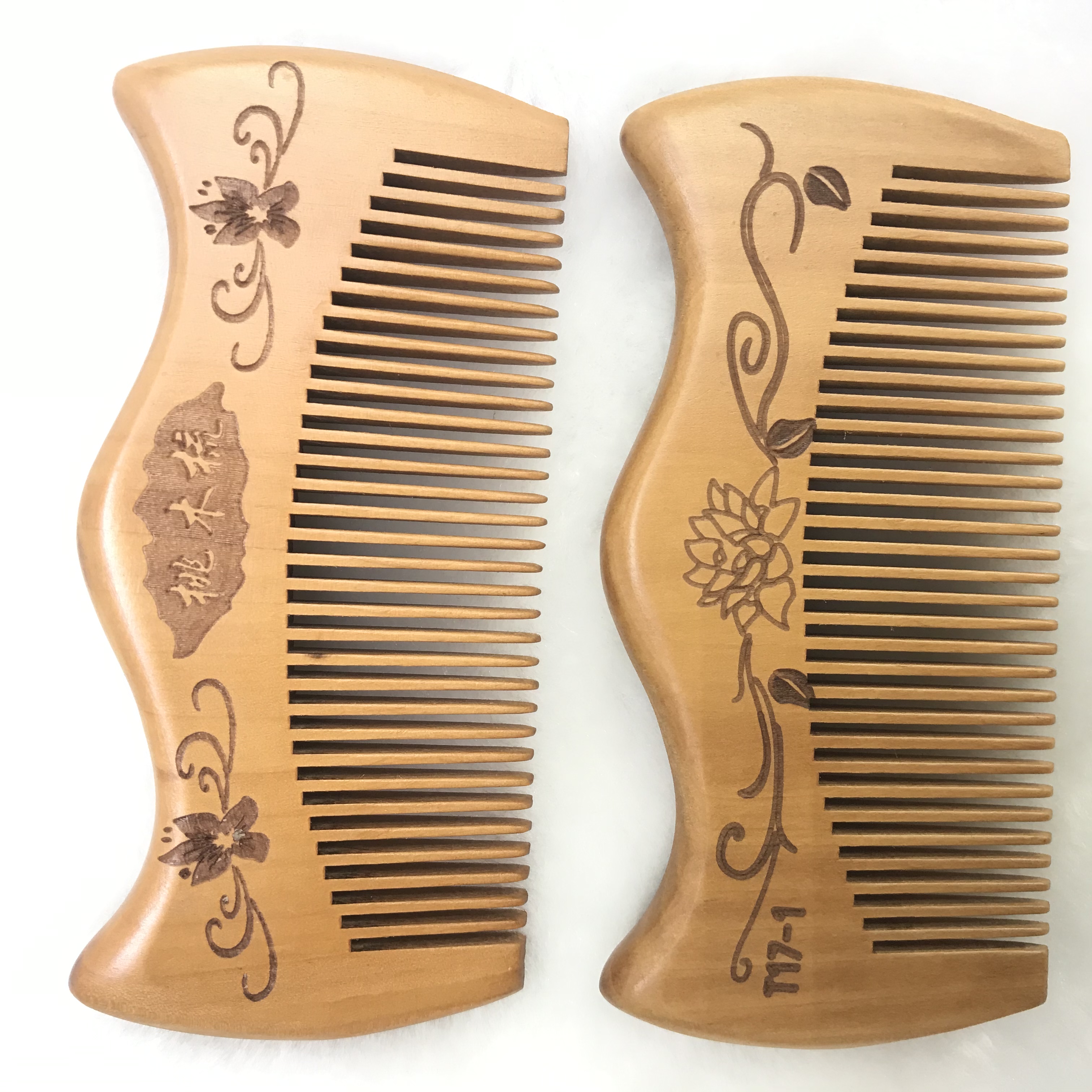 Factory direct sales of natural wood peach wood combs, horn-shaped combs, small hair care combs, portable combs 12-1 detail image 2