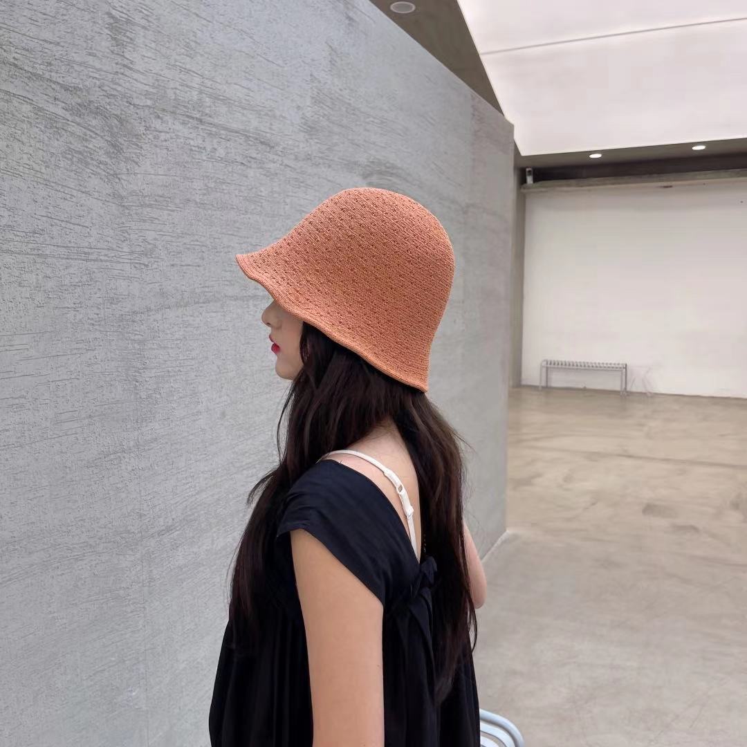 Japanese-style woven bucket hat for women, summer sun protection and shade fisherman hat, vacation straw hat, foldable fashionable shade hat Application Scenario