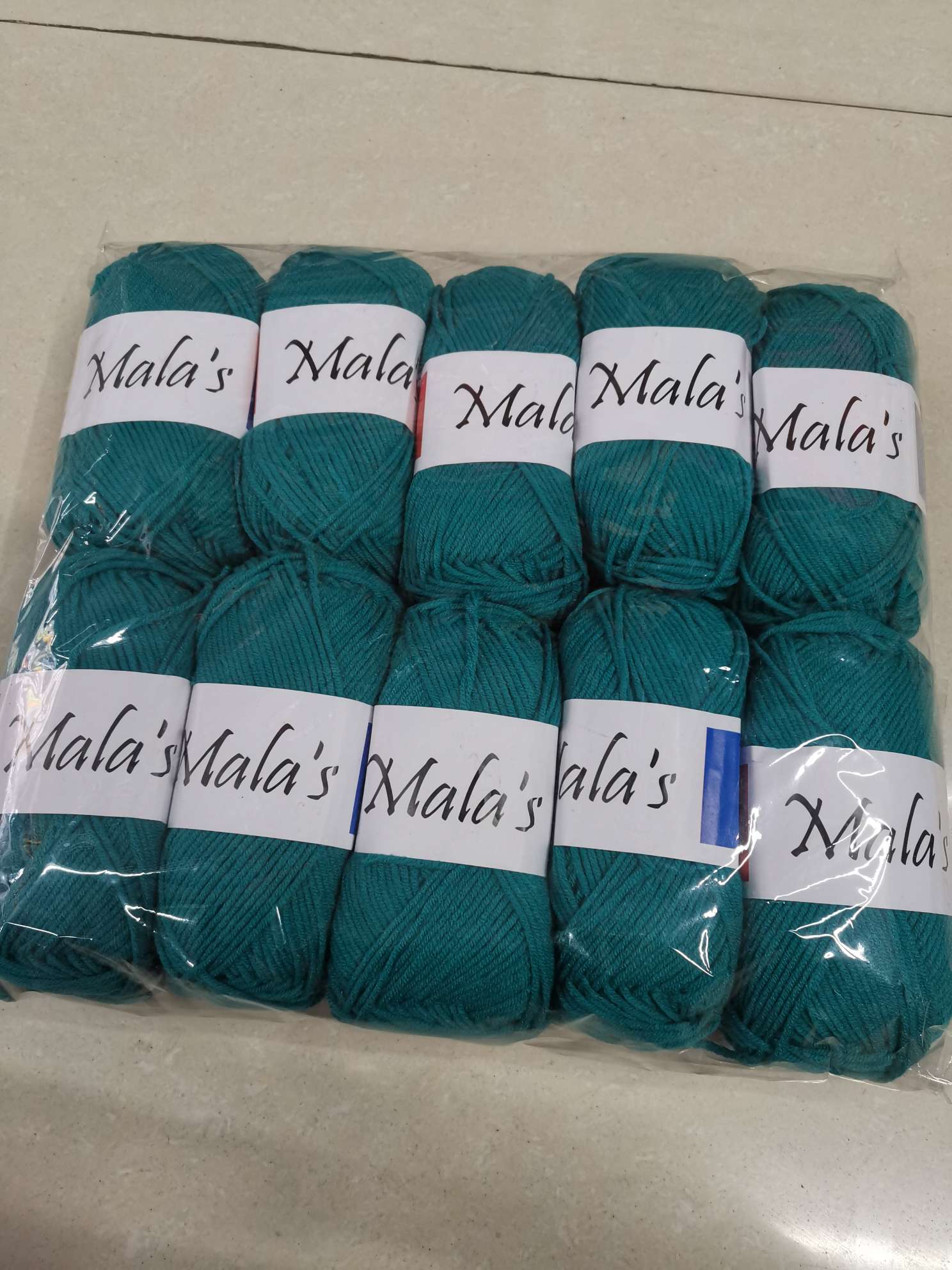 Factory direct sales of 50g acrylic milk cotton four-strand acrylic yarn for weaving scarves, handicrafts, diy handmade yarn, kindergarten set yarn Item Picture