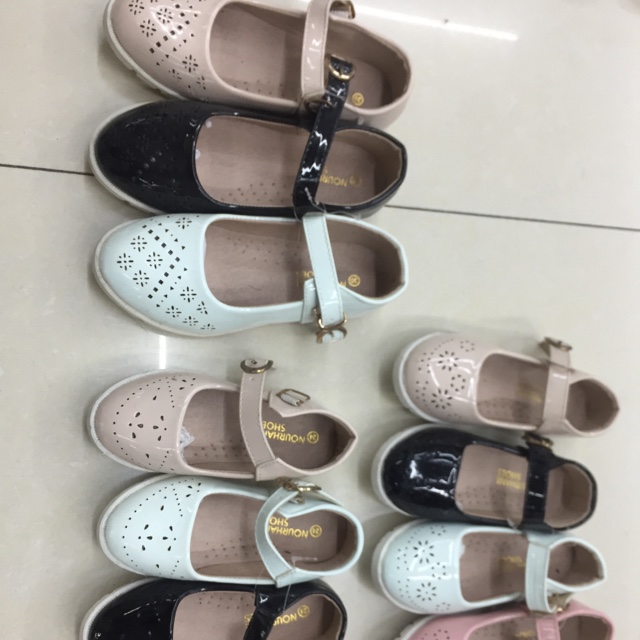 Children's shoes single 100 moQ 44258-121 new type of virgin sandals red Xia shoes industry is large and excellent