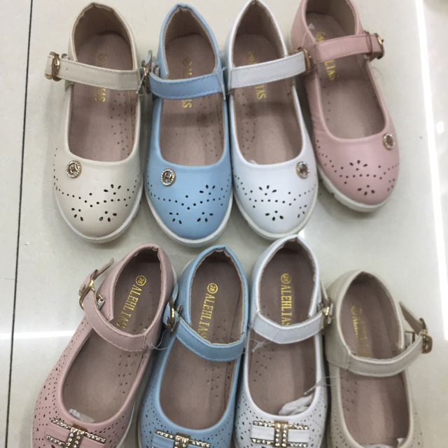 Women's shoes children's shoes 100 moQ 44258-113 new type of virgin sandals red Xia shoes industry is large and excellent