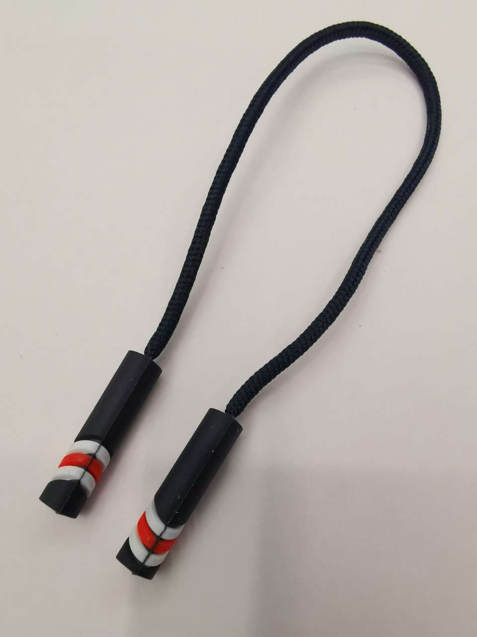 Silicone zipper pull, silicone pull rope, soft rubber zipper pull handle Application Scenario