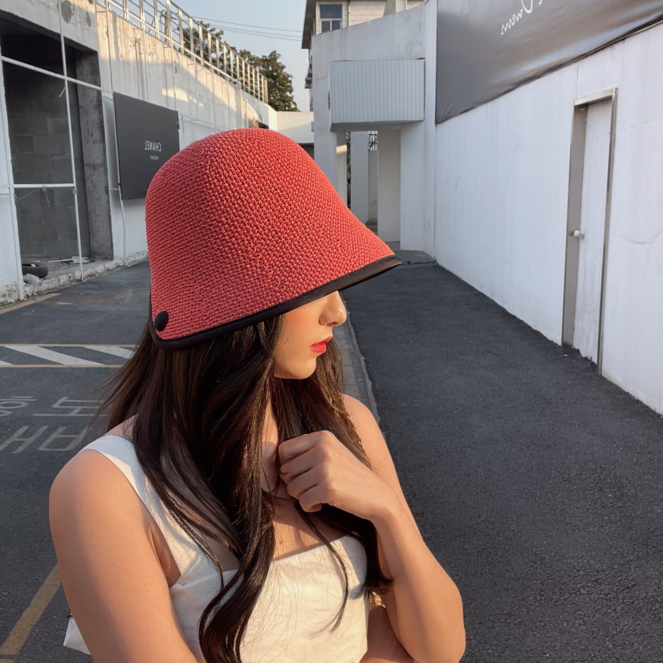 The new summer style of woven hemmed hats is a popular female with a sweet and cute cut-out bucket hat and a breathable ponytail fisherman's hat detail image 6