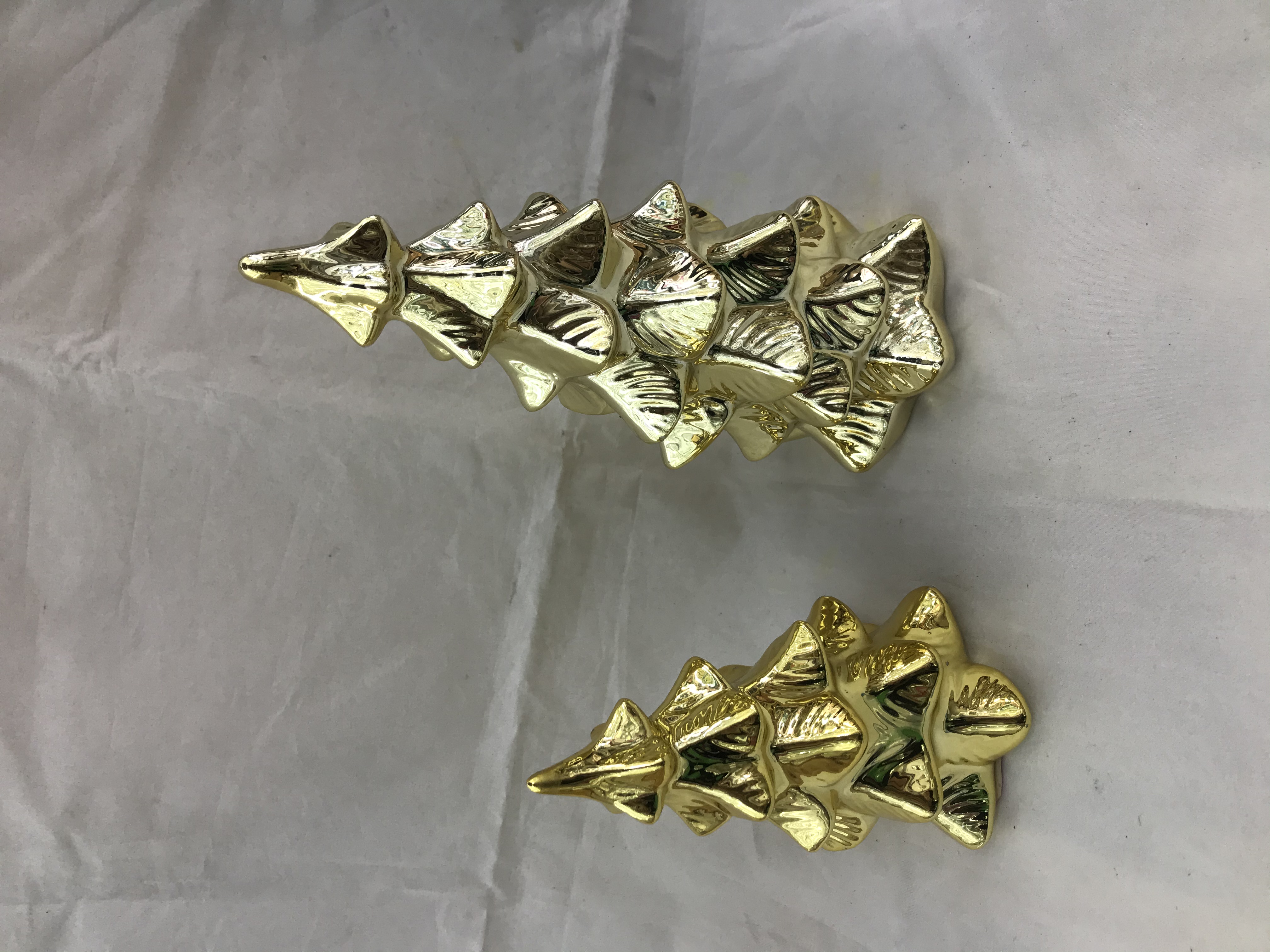 Ceramic gilded Christmas tree ornaments Application Scenario