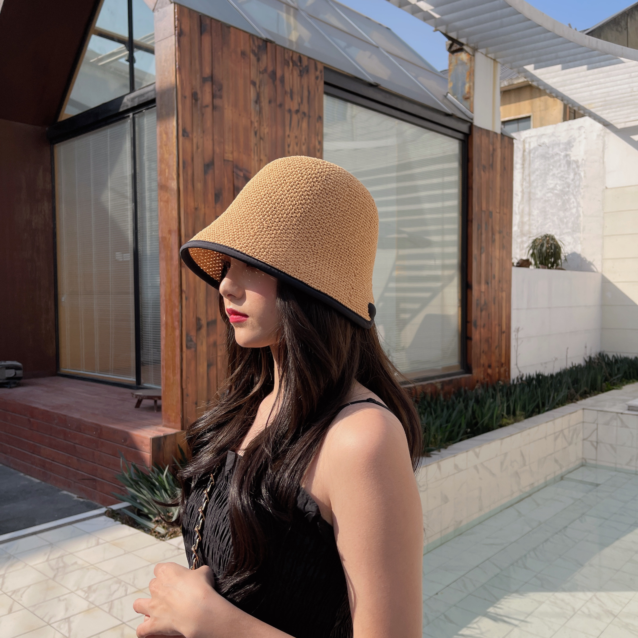 The new summer style of woven hemmed hats is a popular female with a sweet and cute cut-out bucket hat and a breathable ponytail fisherman's hat detail image 1