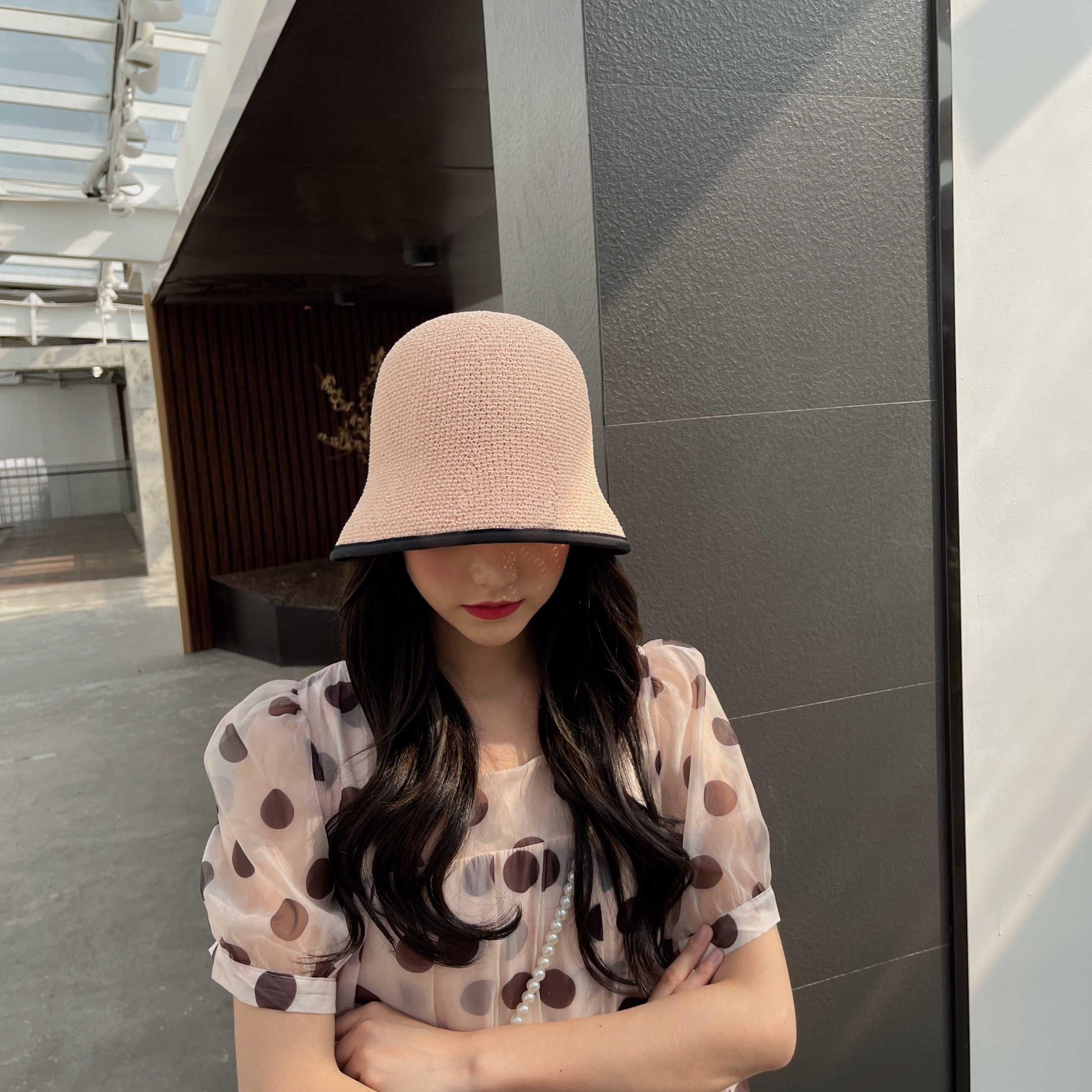 The new summer style of woven hemmed hats is a popular female with a sweet and cute cut-out bucket hat and a breathable ponytail fisherman's hat detail image 5