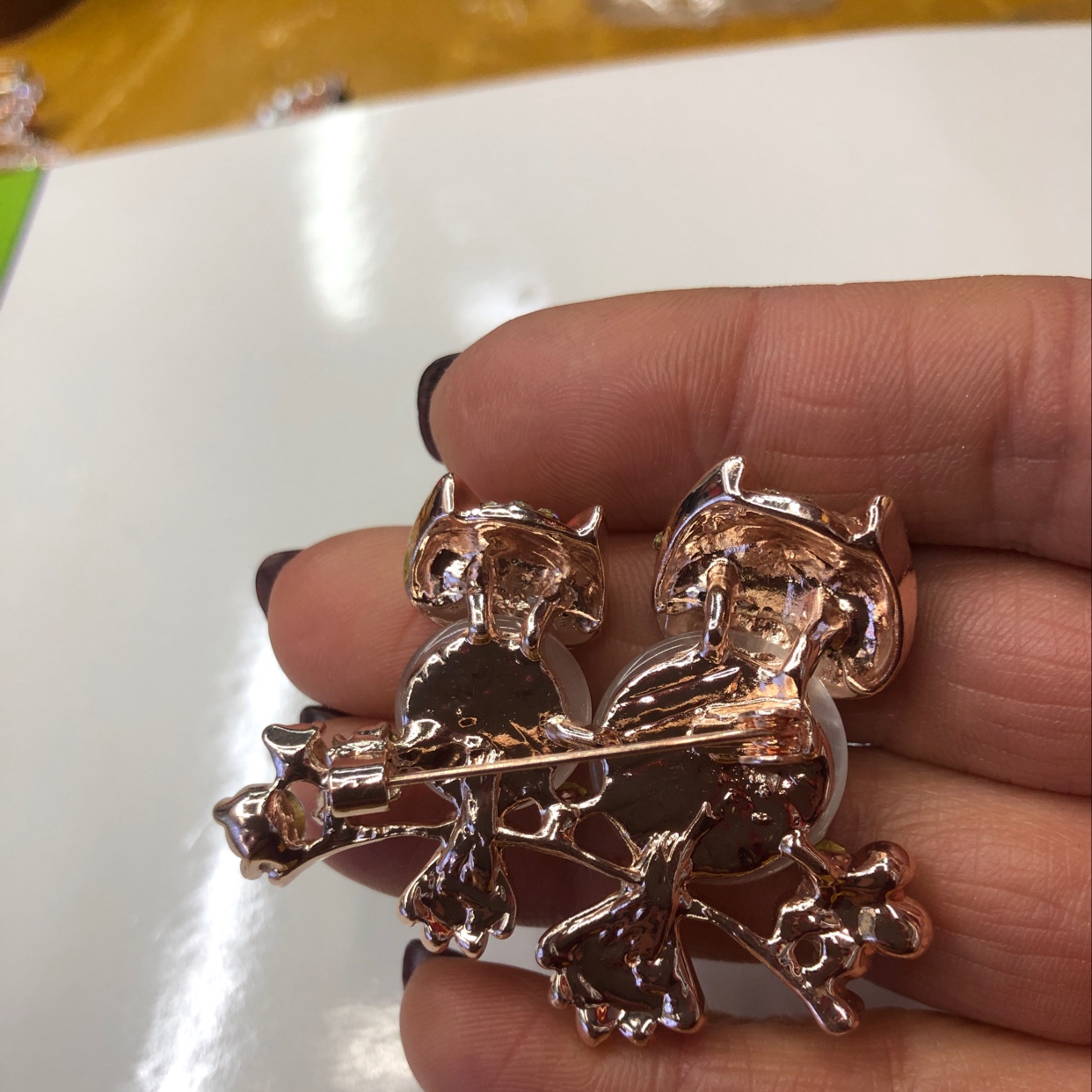 亲子猫头鹰胸针白底实物图