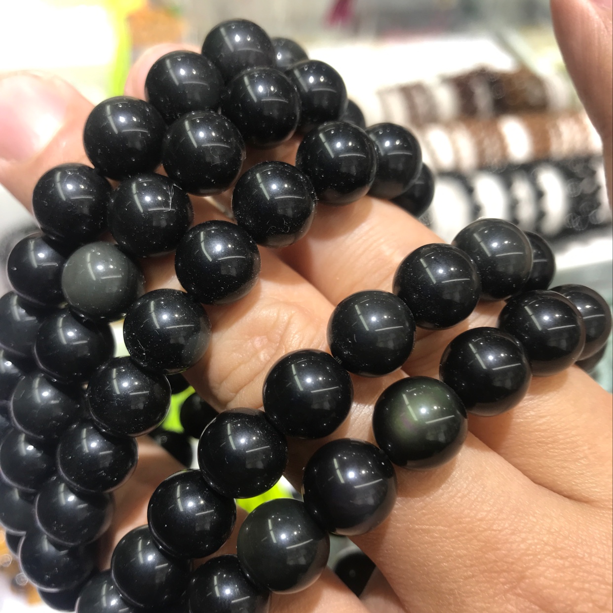 18 Obsidian Seven-color Eye 10mm bracelet Application Scenario
