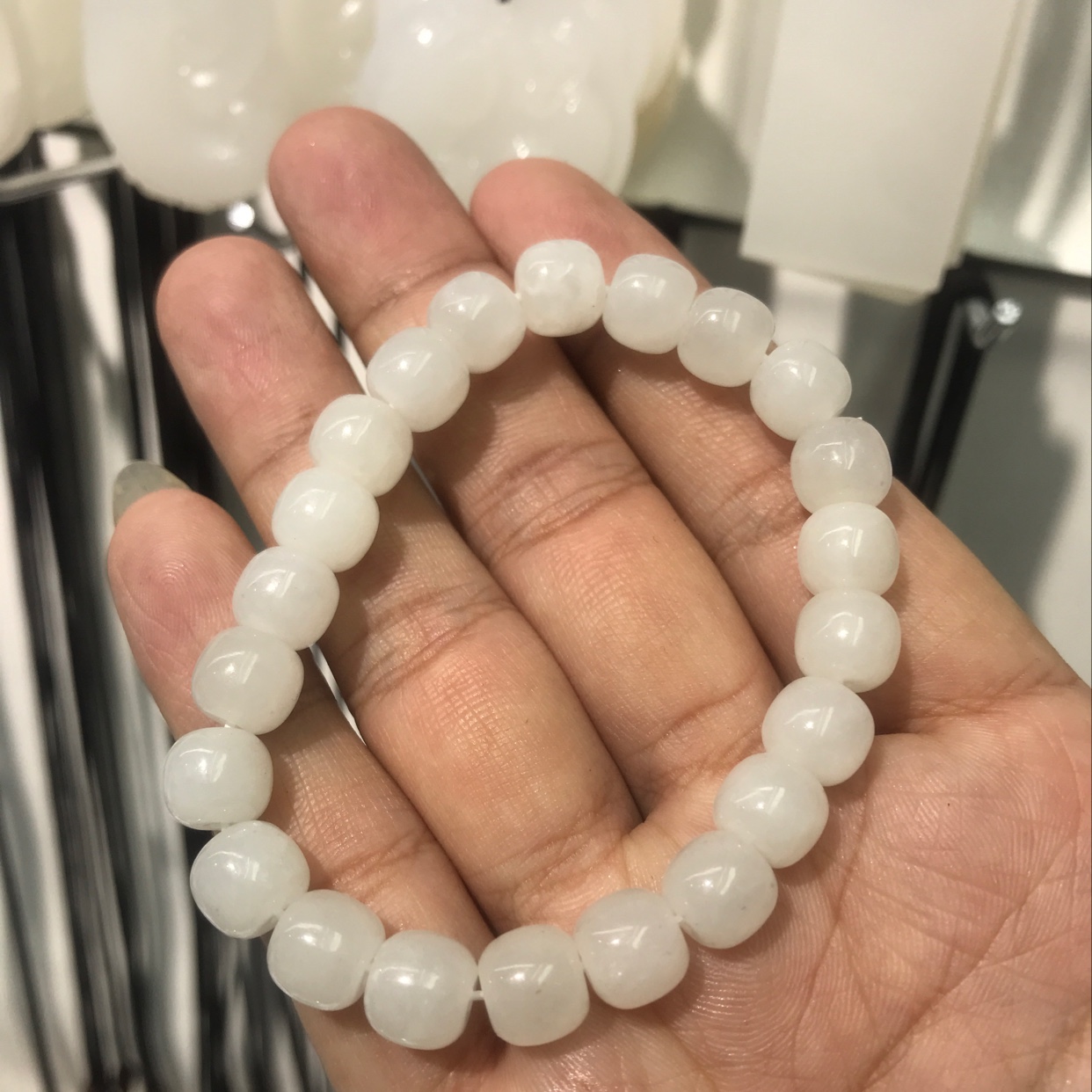 Natural Hetian jade bracelet with old-shaped bucket beads details Picture