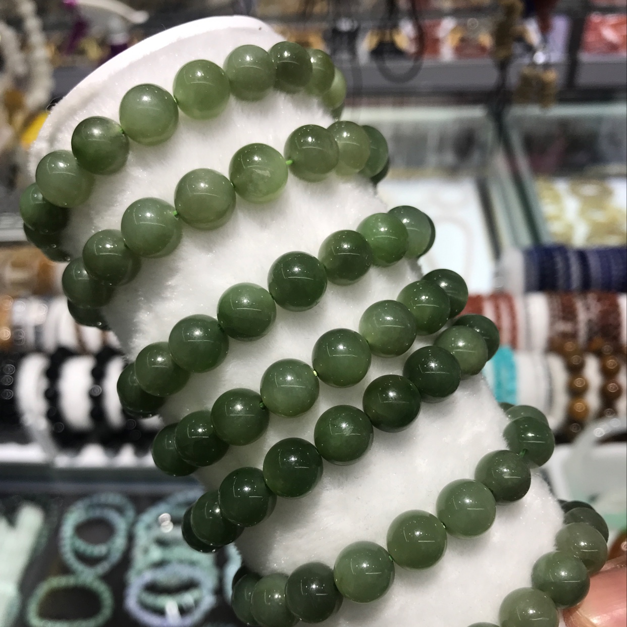 The diameter of 19 Hetian jade is 8 to 9mm Specification image