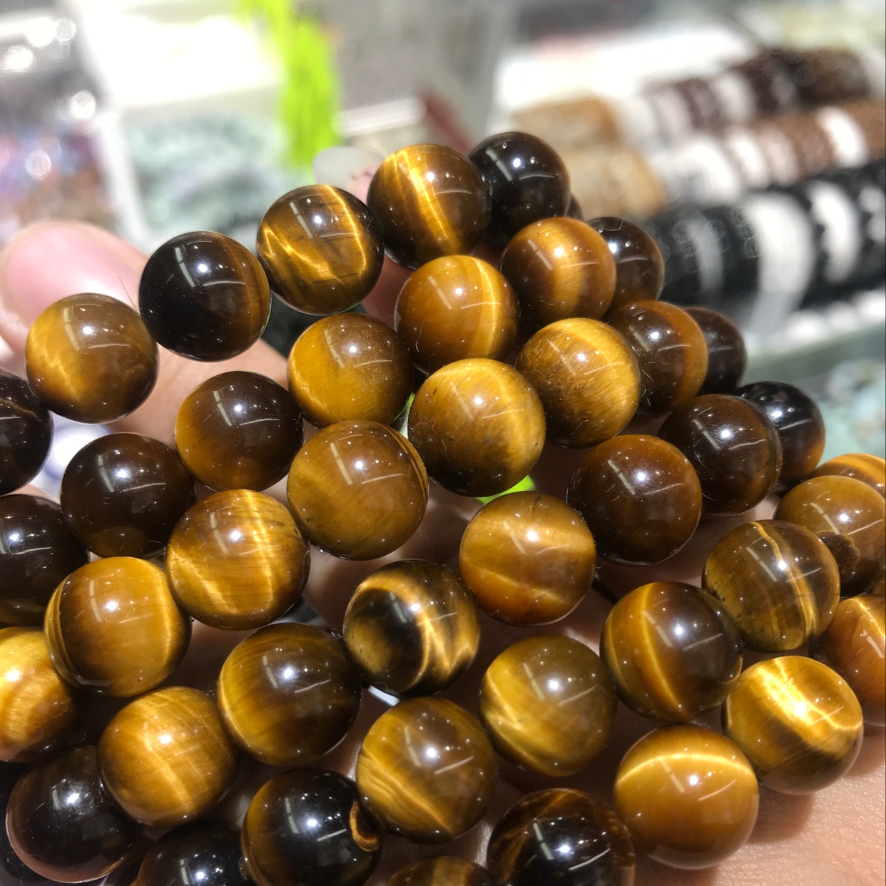 Tiger's Eye, grade 5A, 10mm in diameter Application Scenario