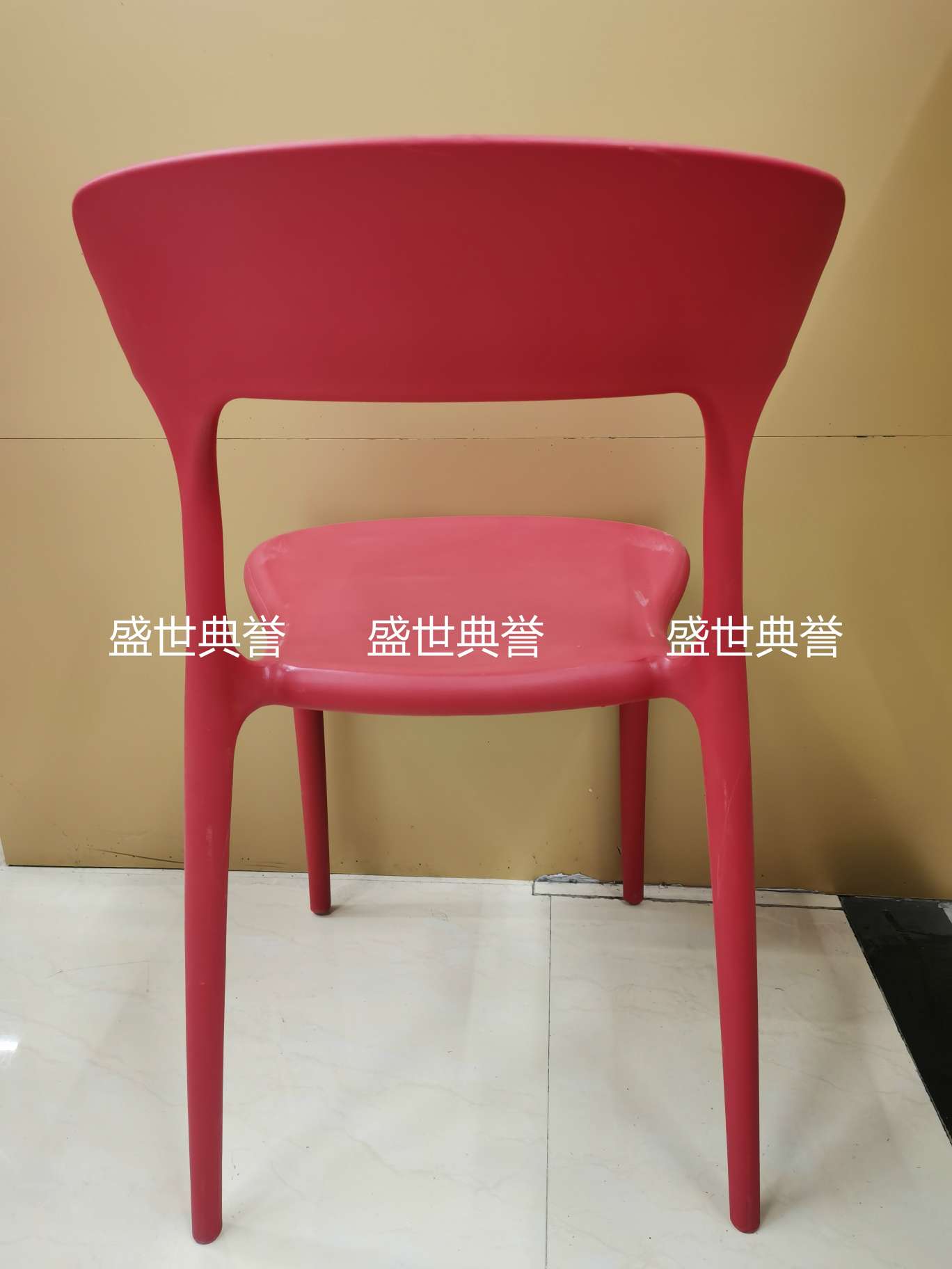广州外贸批发户外婚礼椅子婚庆塑料折叠椅主题餐厅北欧时尚餐椅详情图5