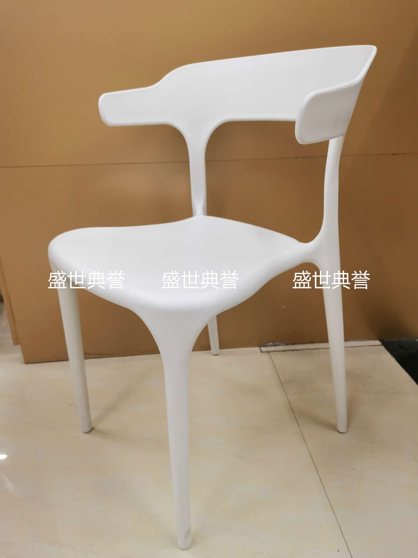广州外贸批发户外婚礼椅子婚庆塑料折叠椅主题餐厅北欧时尚餐椅详情图7
