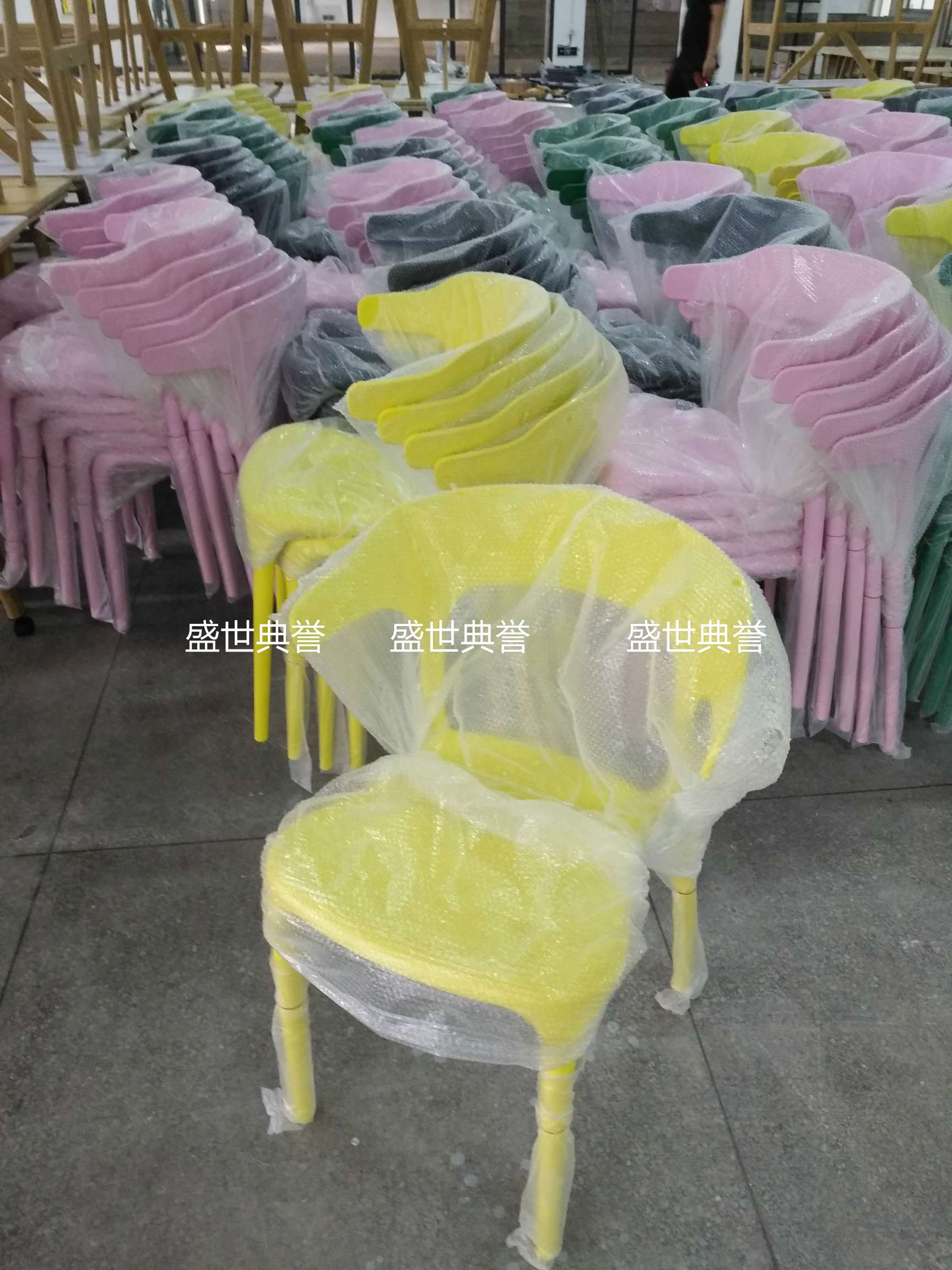 广州外贸批发户外婚礼椅子婚庆塑料折叠椅主题餐厅北欧时尚餐椅详情图18