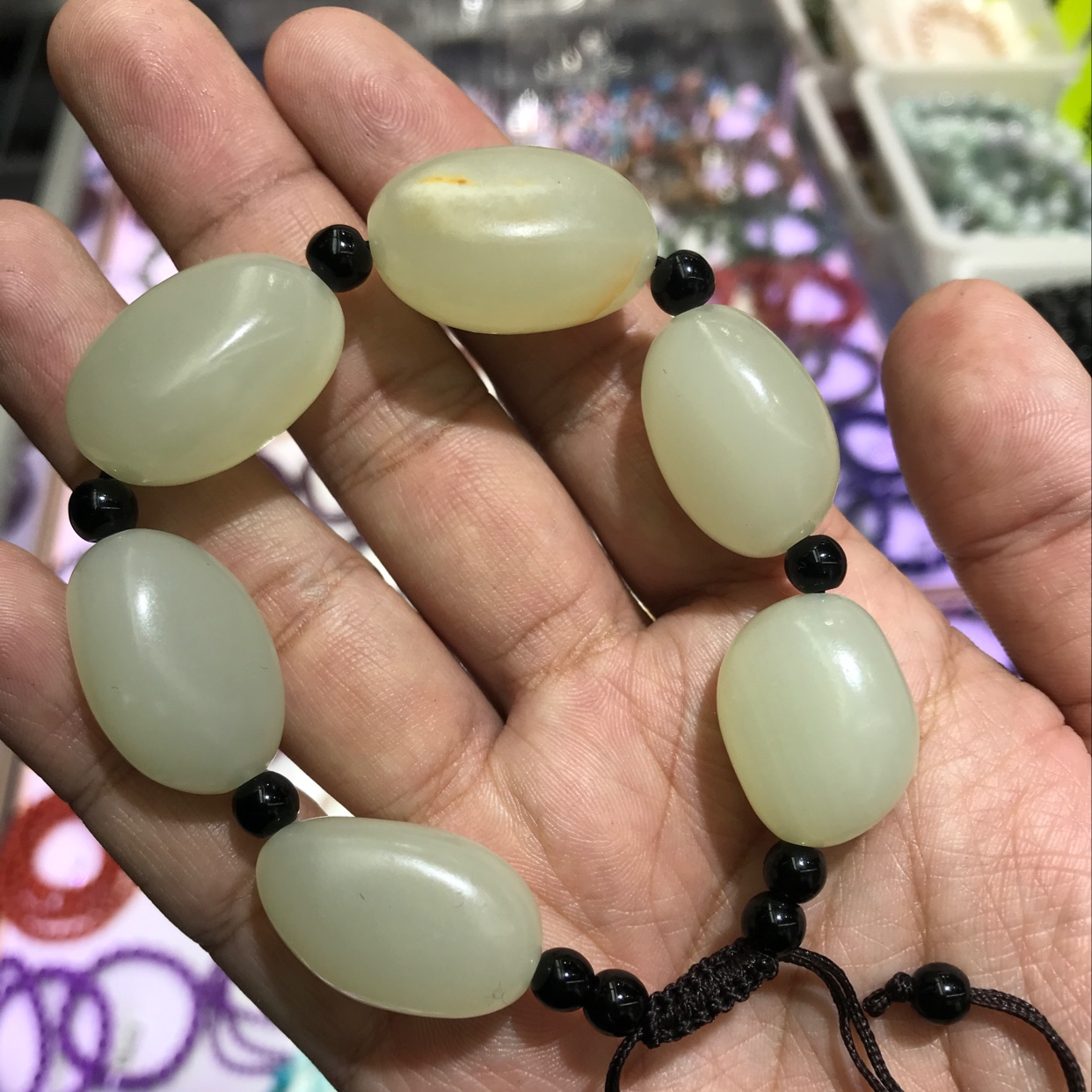 Natural white marble small size bracelet quartzite jade. Mixed type of carbonate rock jade