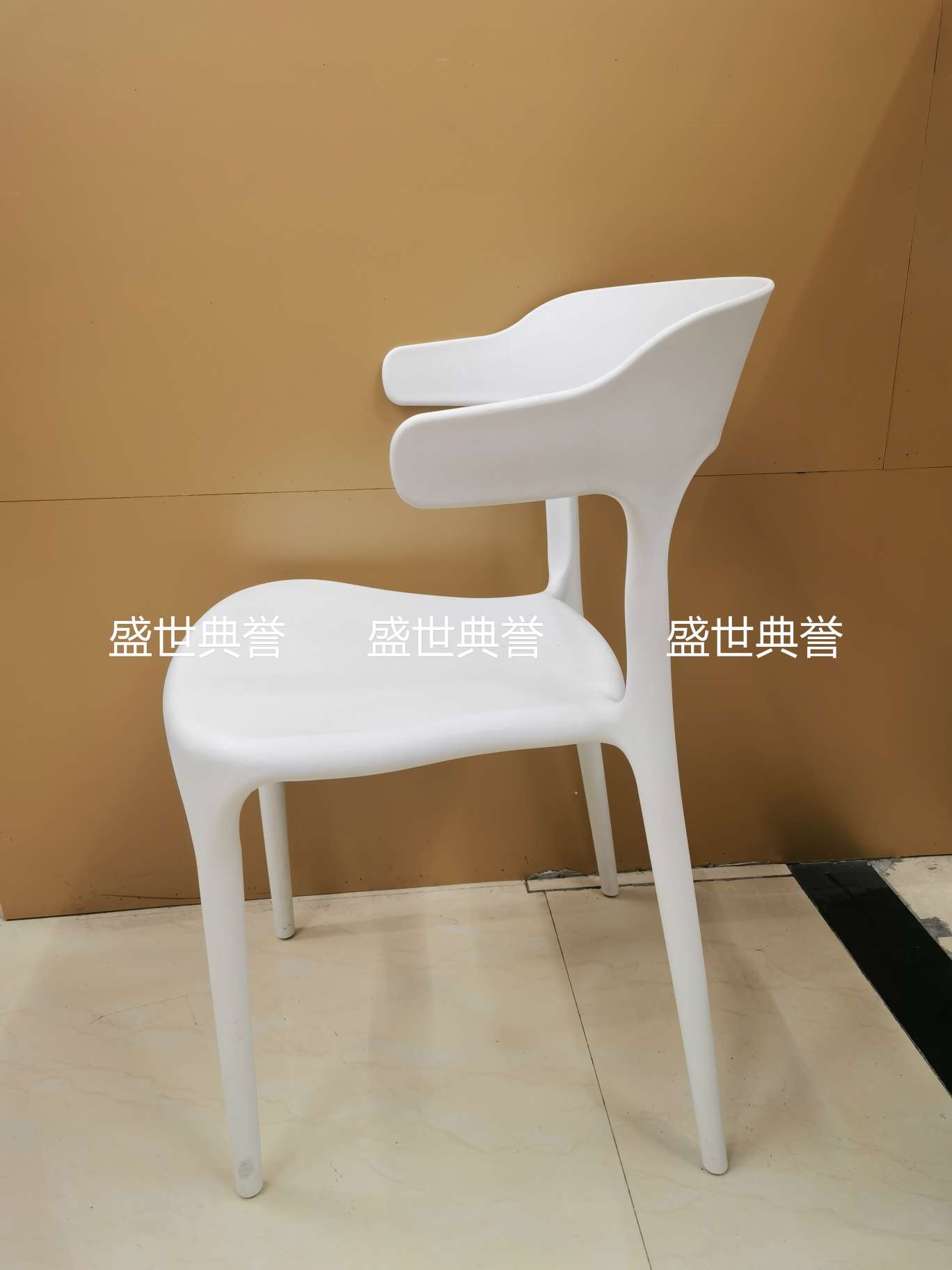 广州外贸批发户外婚礼椅子婚庆塑料折叠椅主题餐厅北欧时尚餐椅详情图8