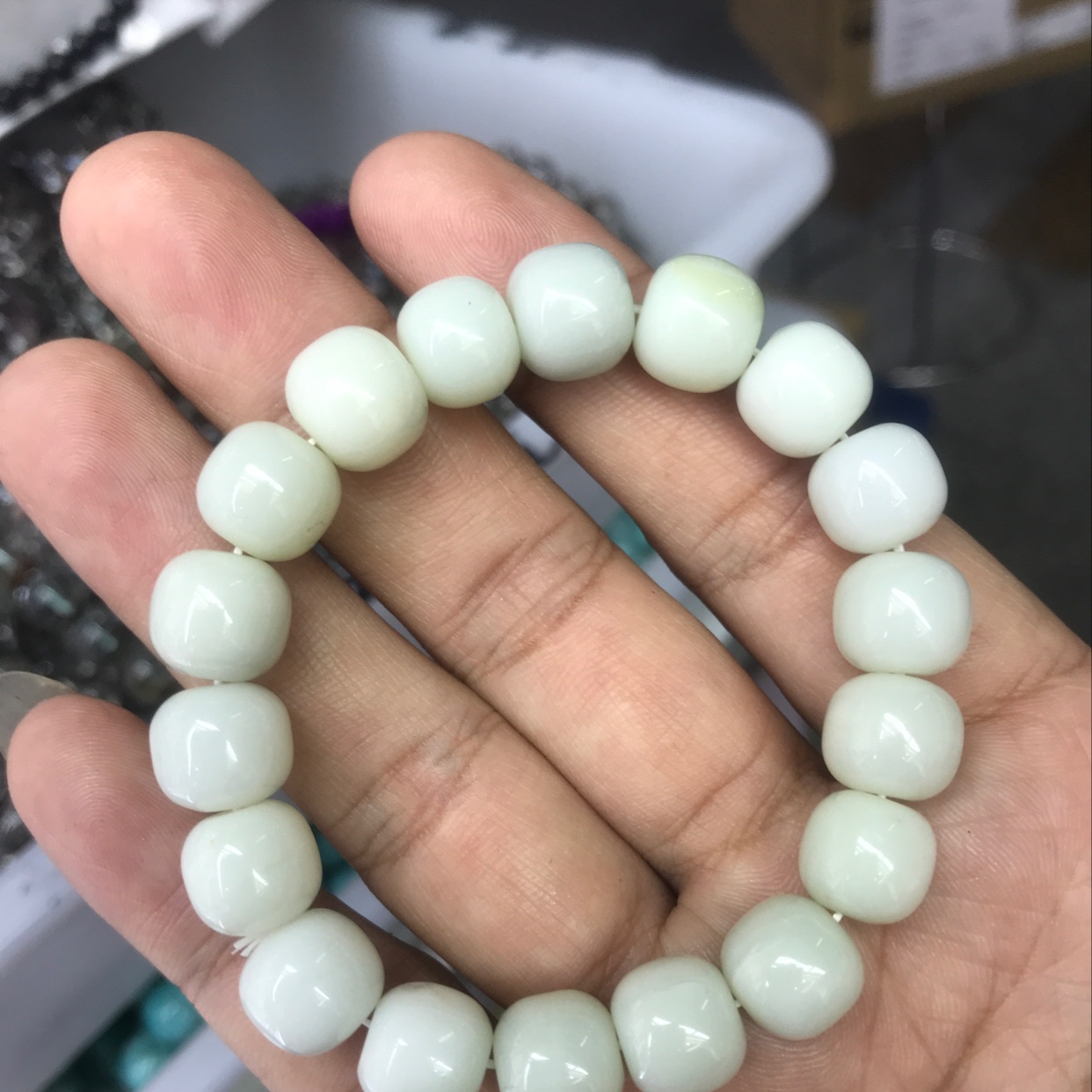 Natural Hetian jade bracelet with old-shaped bucket beads Application Scenario