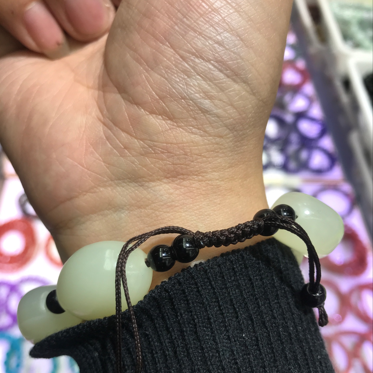 Natural white marble small size bracelet quartzite jade. Mixed type of carbonate rock jade Application Scenario