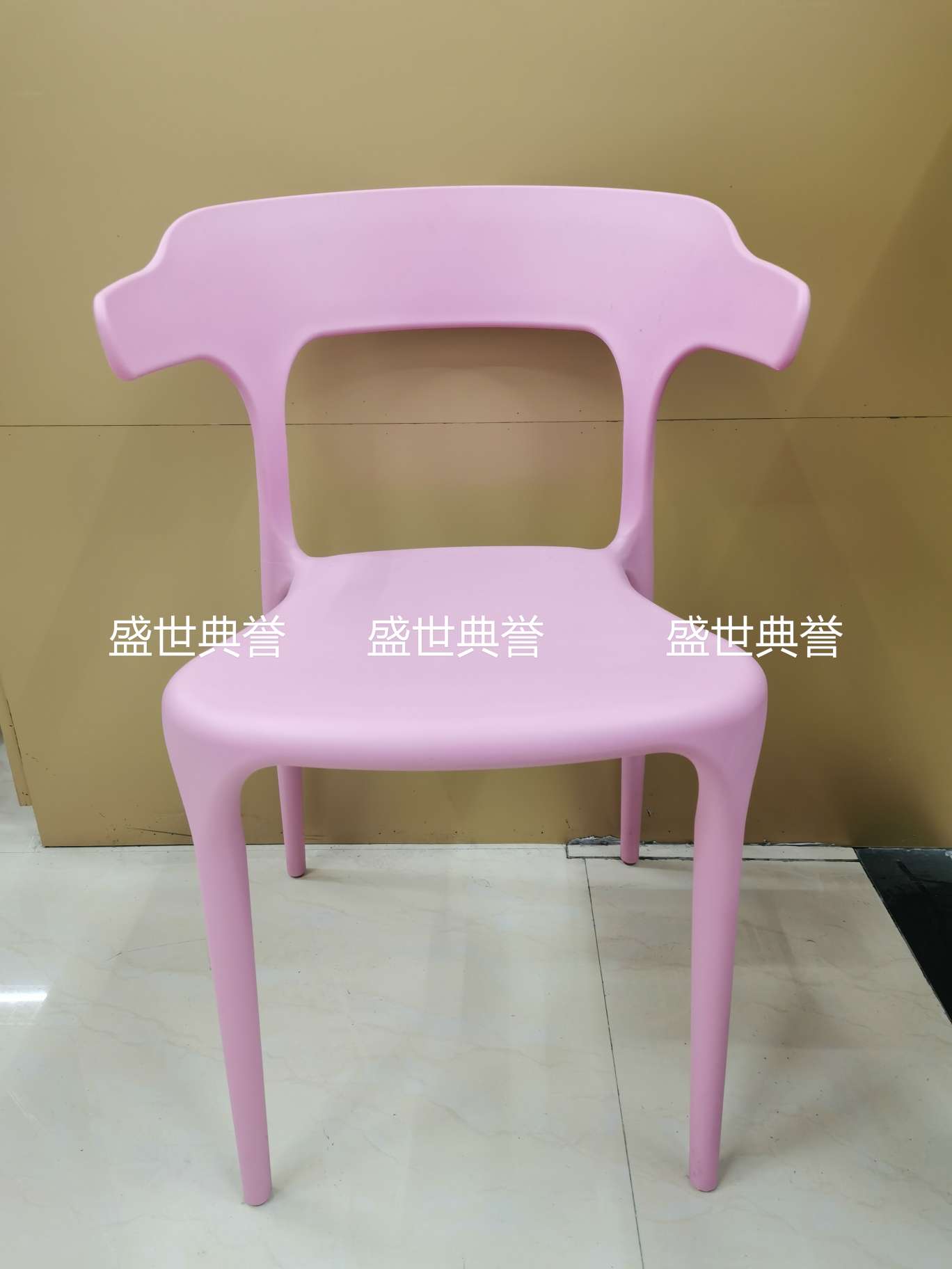 广州外贸批发户外婚礼椅子婚庆塑料折叠椅主题餐厅北欧时尚餐椅详情图9