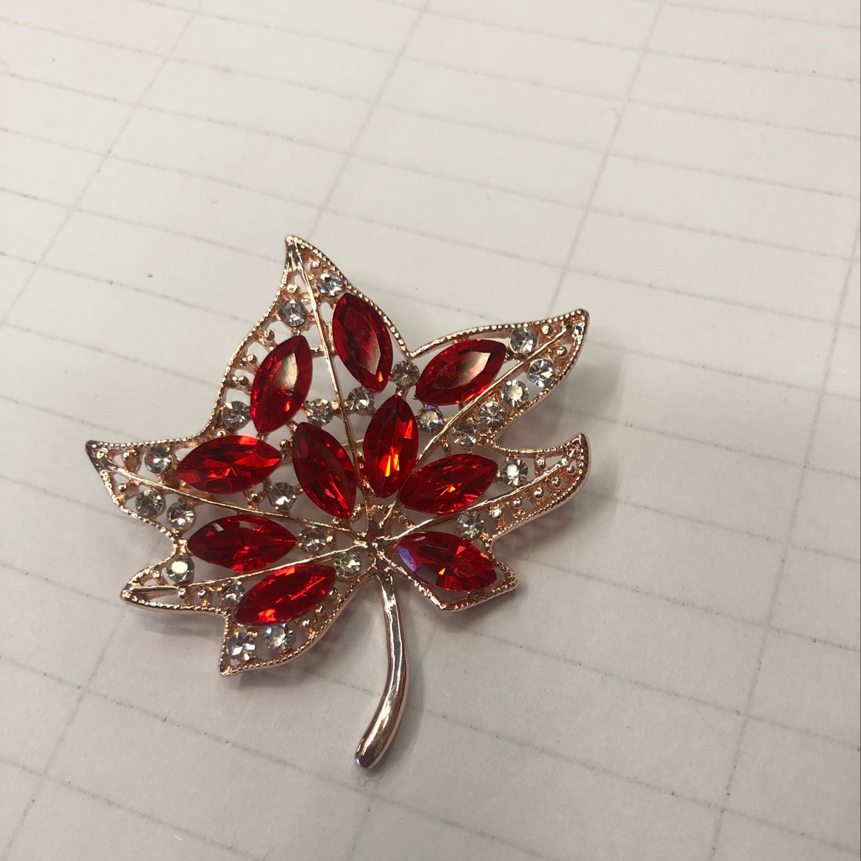 枫叶胸针详情图1