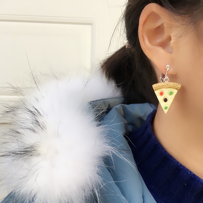 Creative handmade food play earrings, funny and fun Japanese sushi pizza earrings, can be used as ear clips Application Scenario