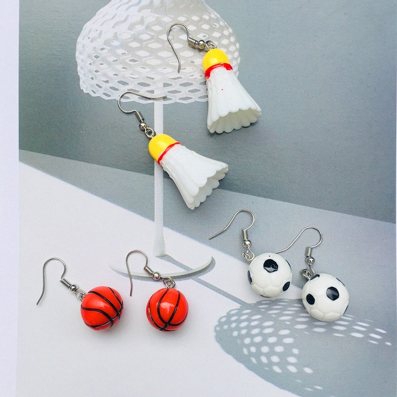 Original sporty earrings that are popular in Japan and South Korea. These creative earrings simulate football, basketball and badminton and can be used as ear clips details Picture